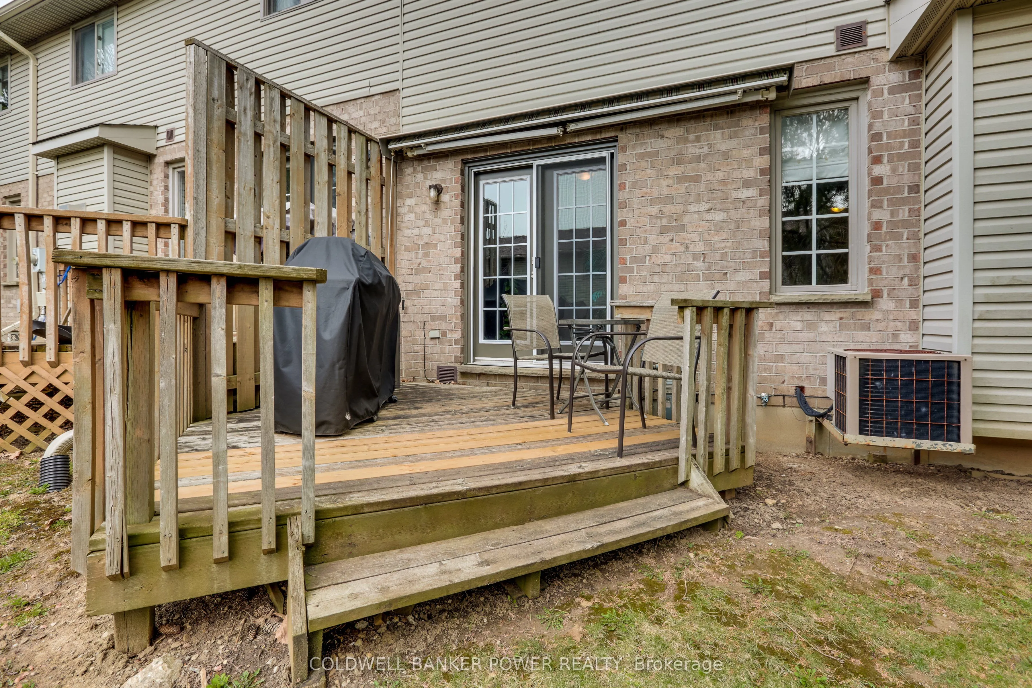 340 AMBLESIDE Drive, #11