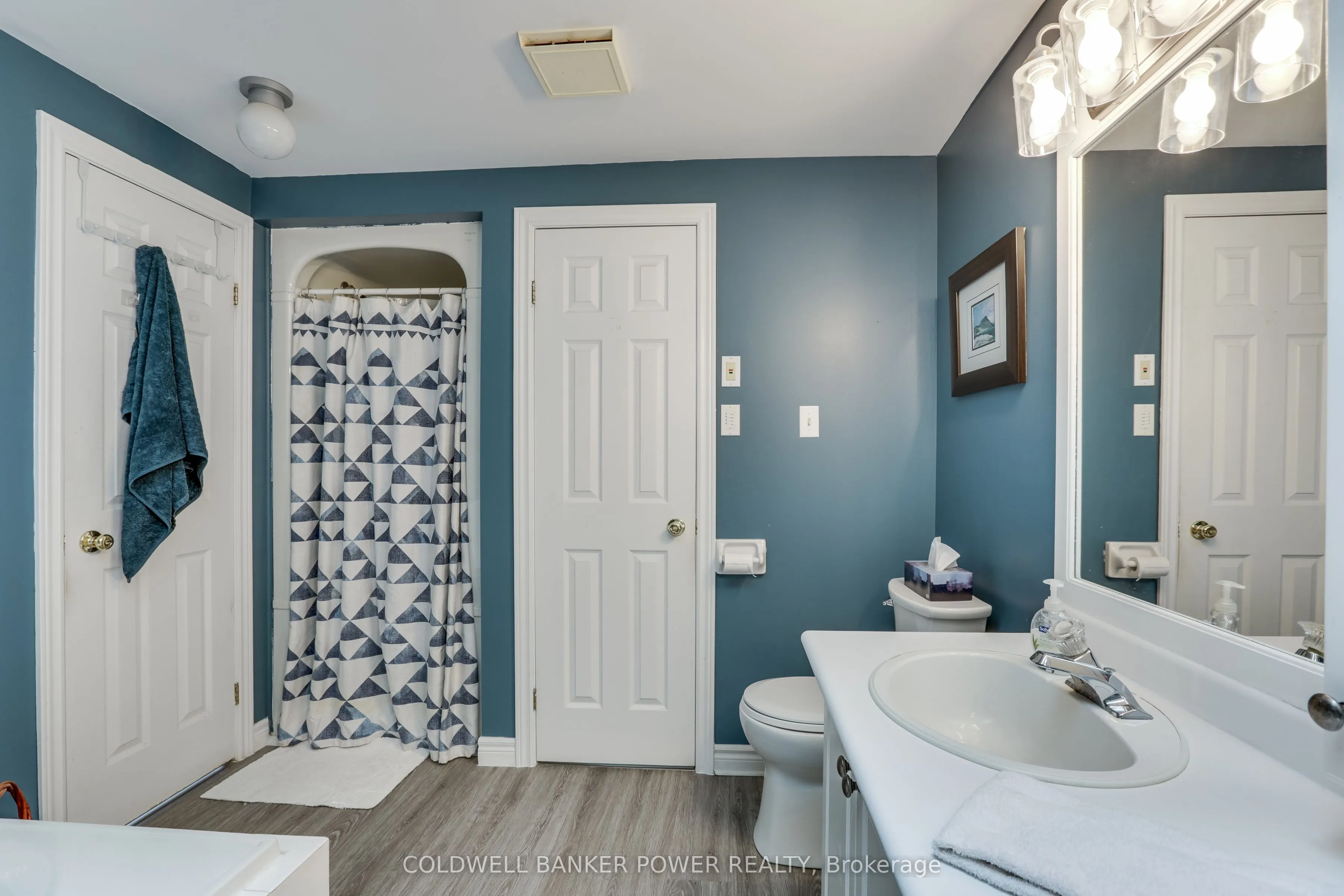 340 AMBLESIDE Drive, #11