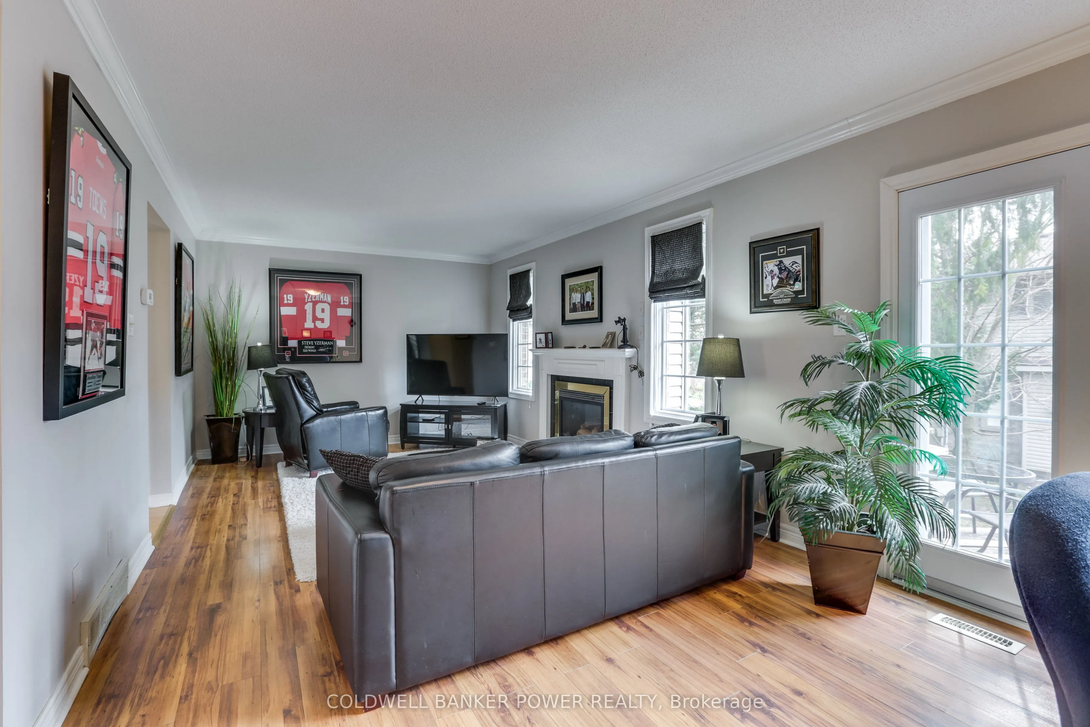 340 AMBLESIDE Drive, #11