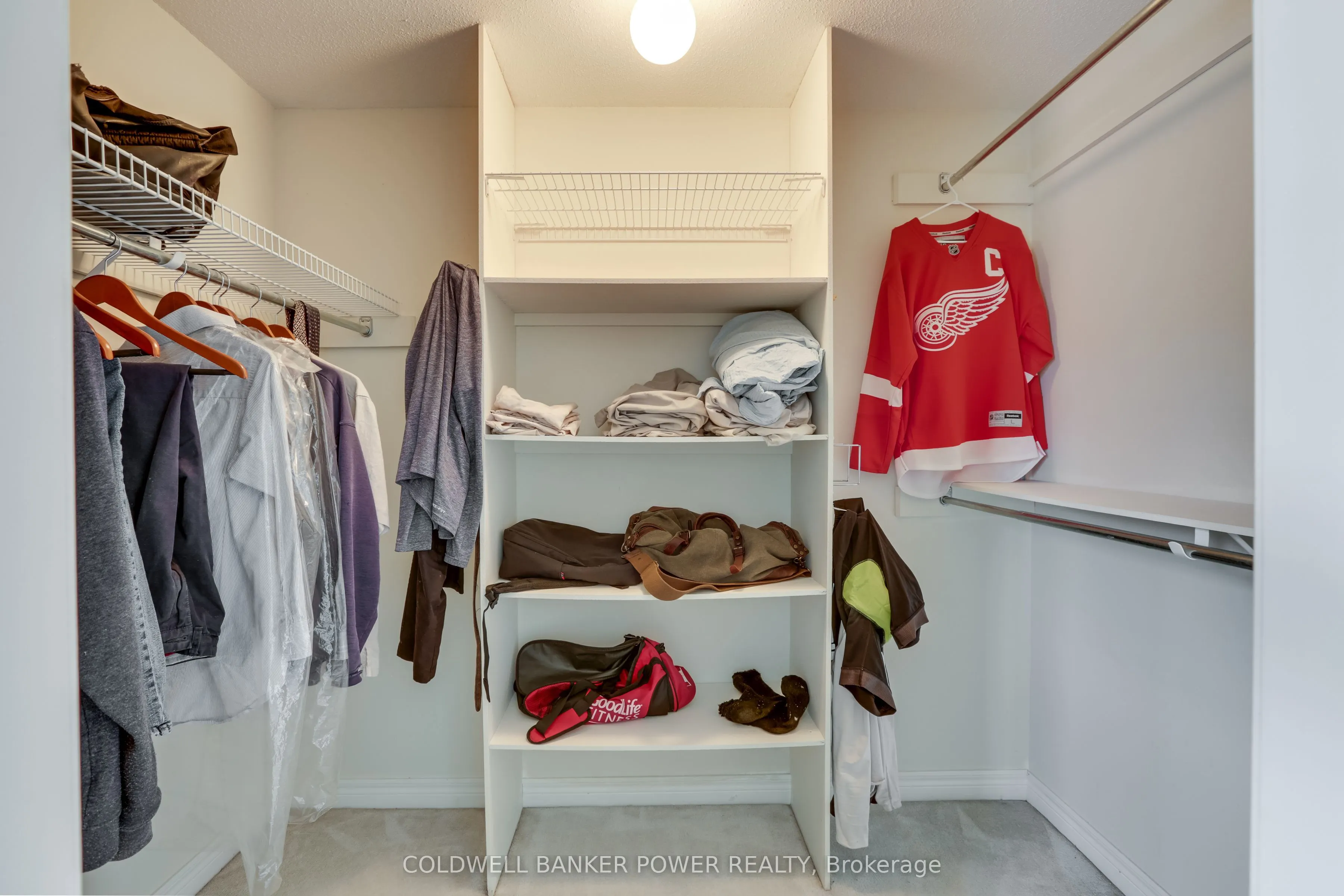 340 AMBLESIDE Drive, #11