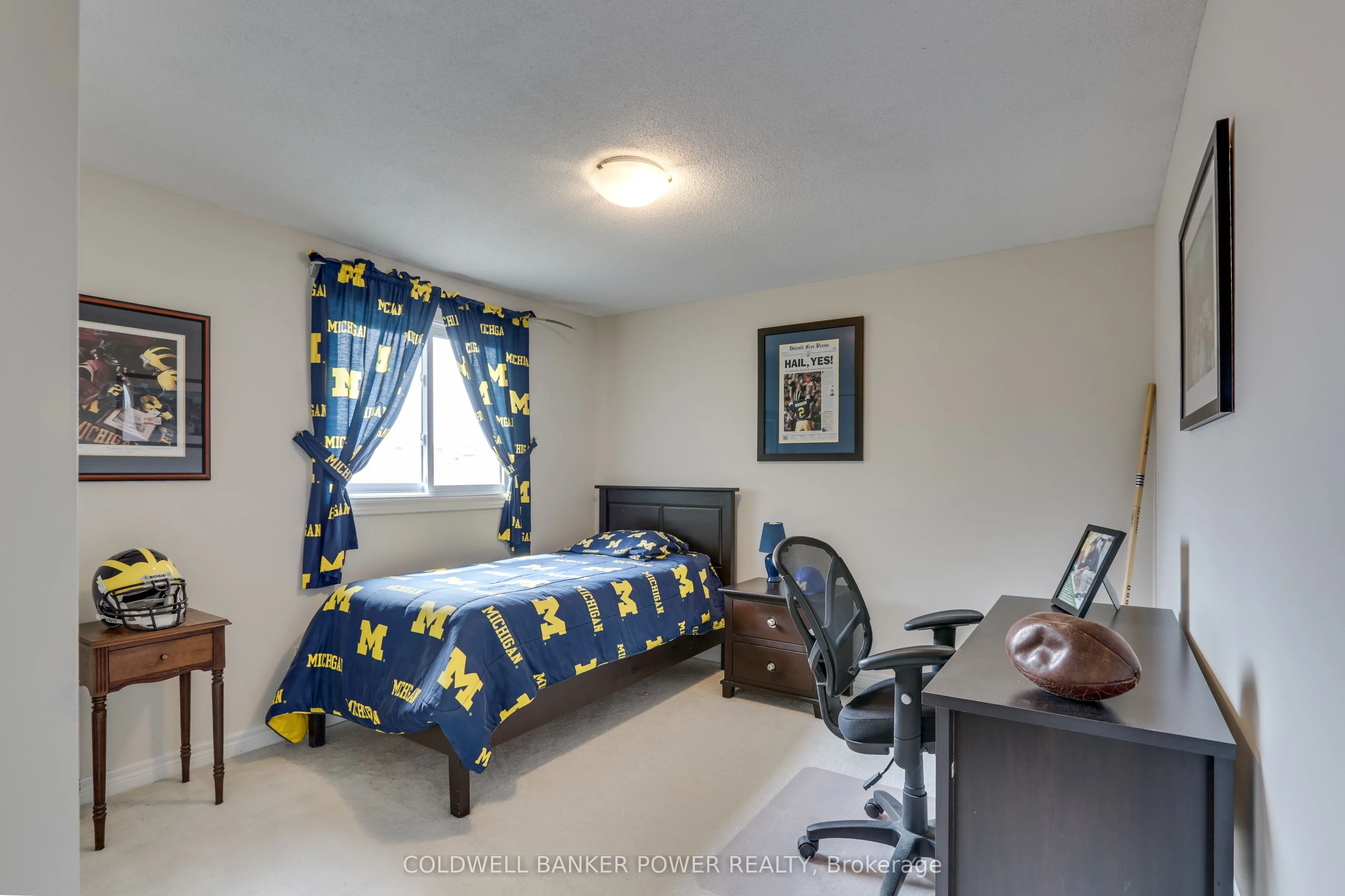 340 AMBLESIDE Drive, #11
