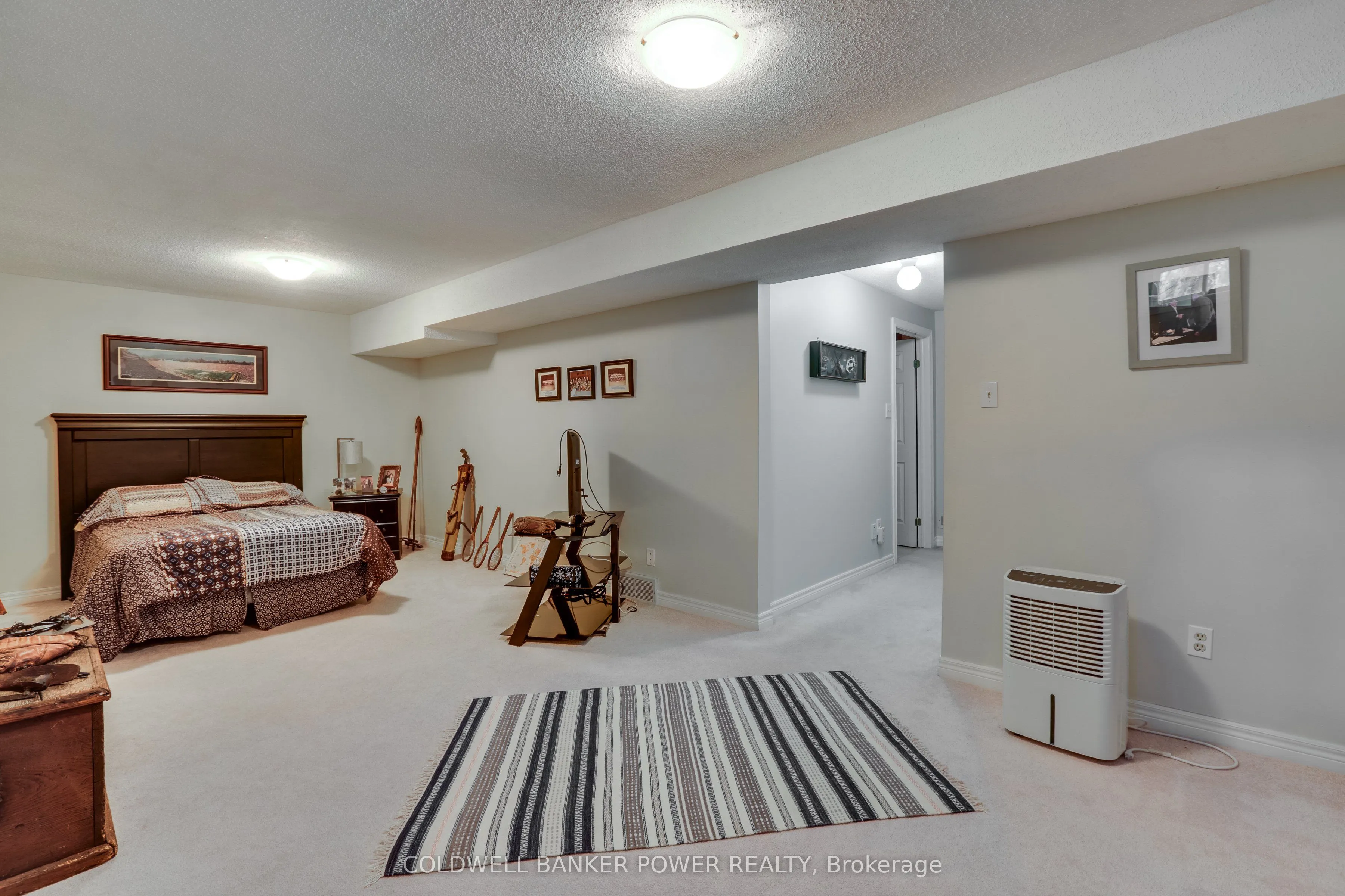 340 AMBLESIDE Drive, #11