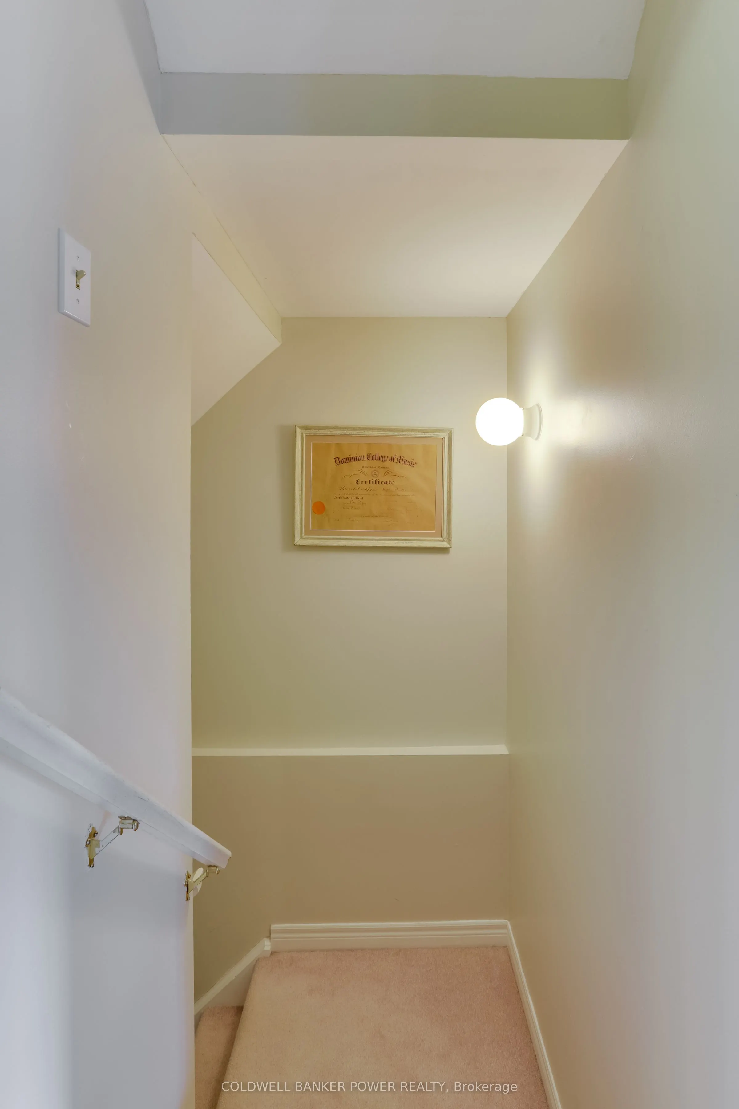 340 AMBLESIDE Drive, #11
