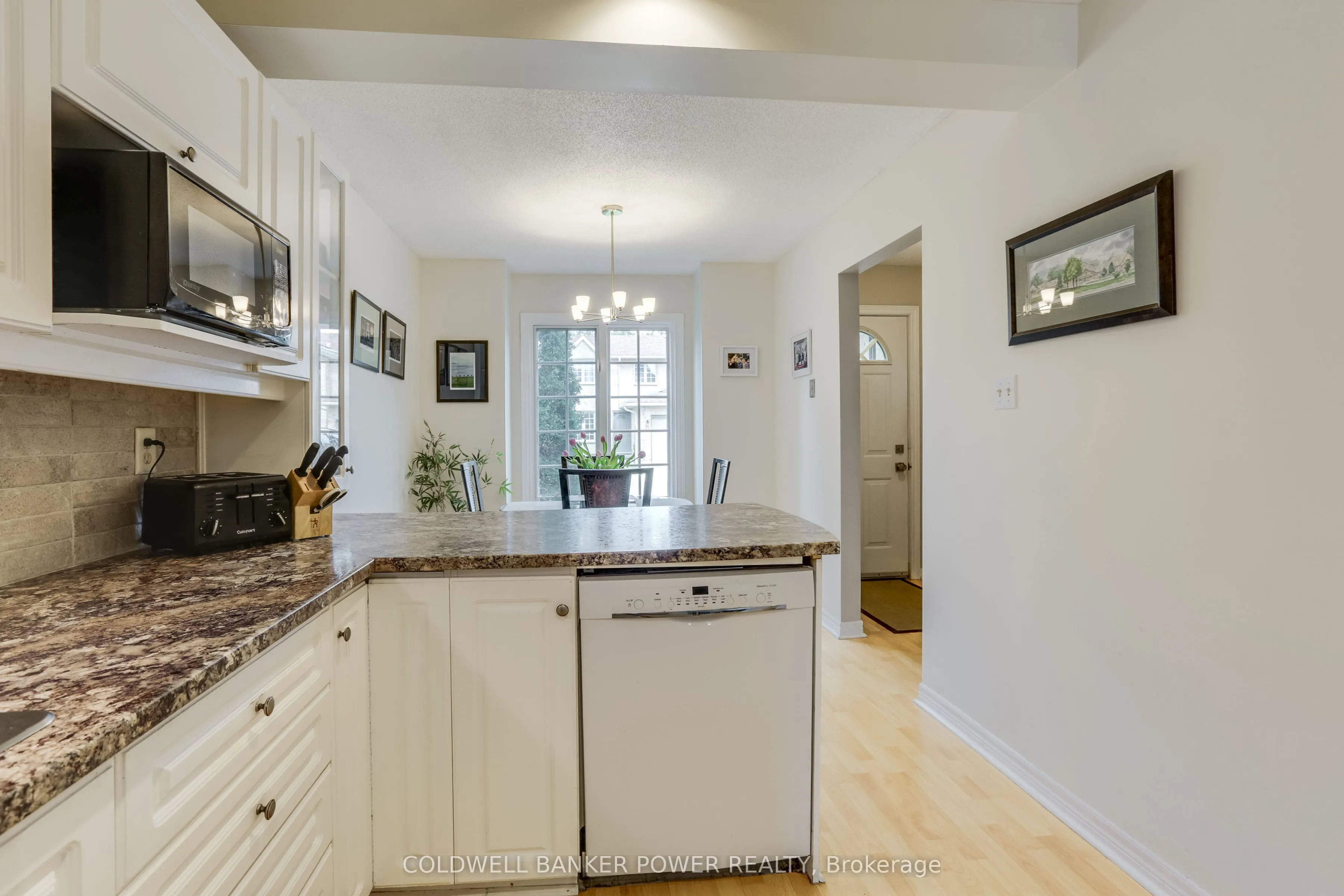 340 AMBLESIDE Drive, #11