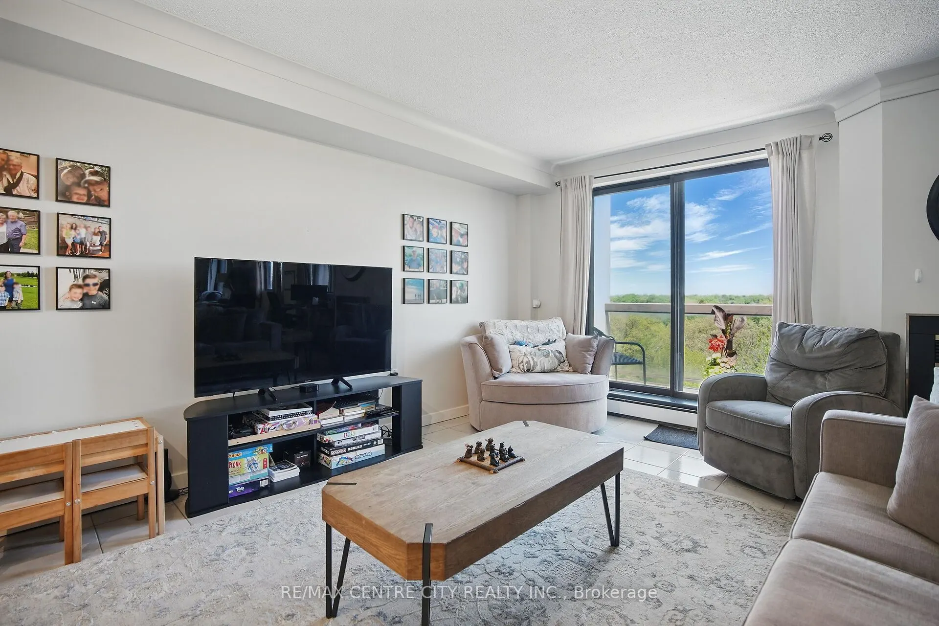 1255 COMMISSIONERS Road W, #703