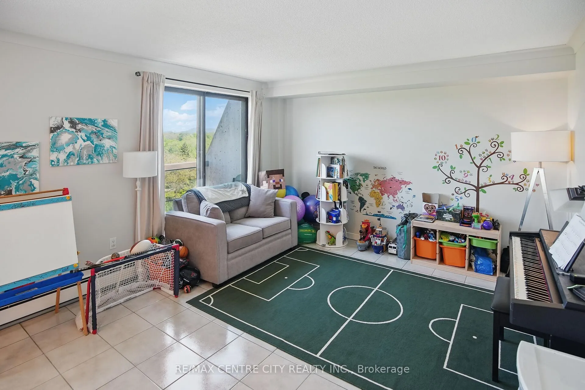 1255 COMMISSIONERS Road W, #703