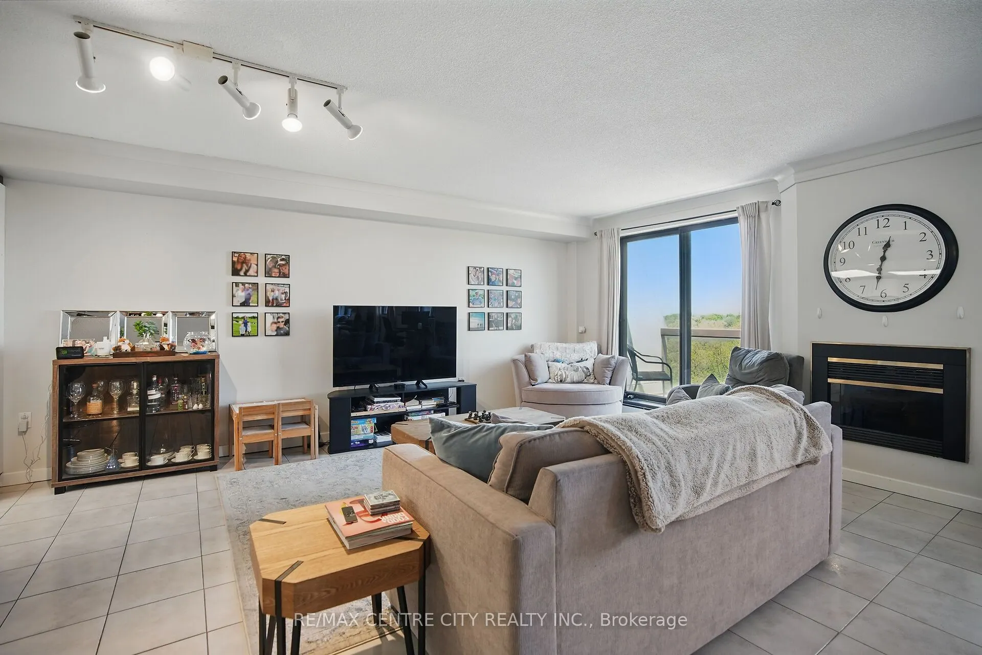 1255 COMMISSIONERS Road W, #703
