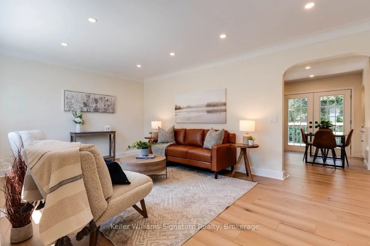 44 Grove Crescent