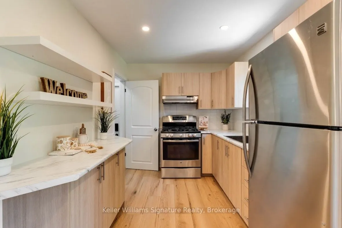 44 Grove Crescent