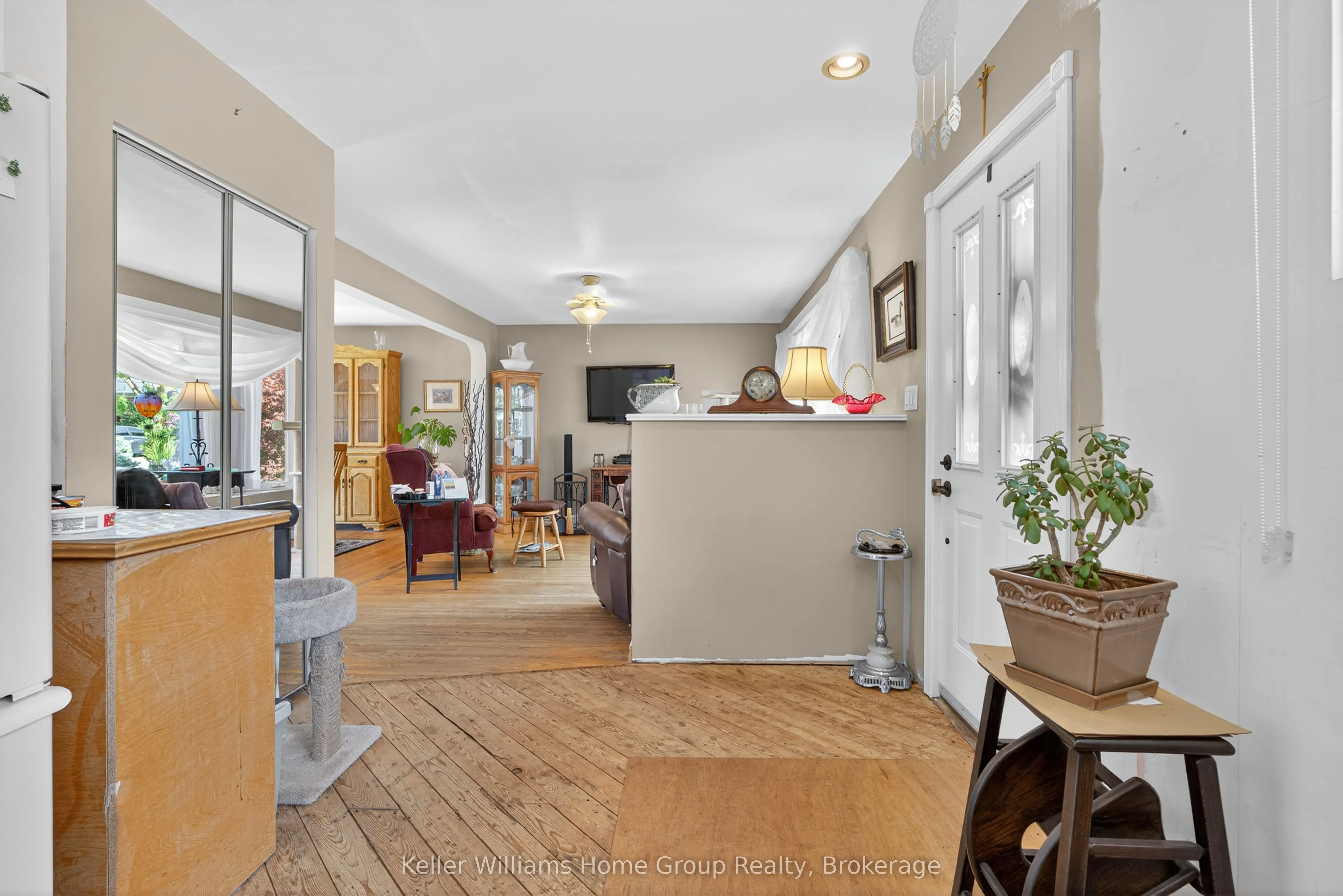 4 Western Avenue