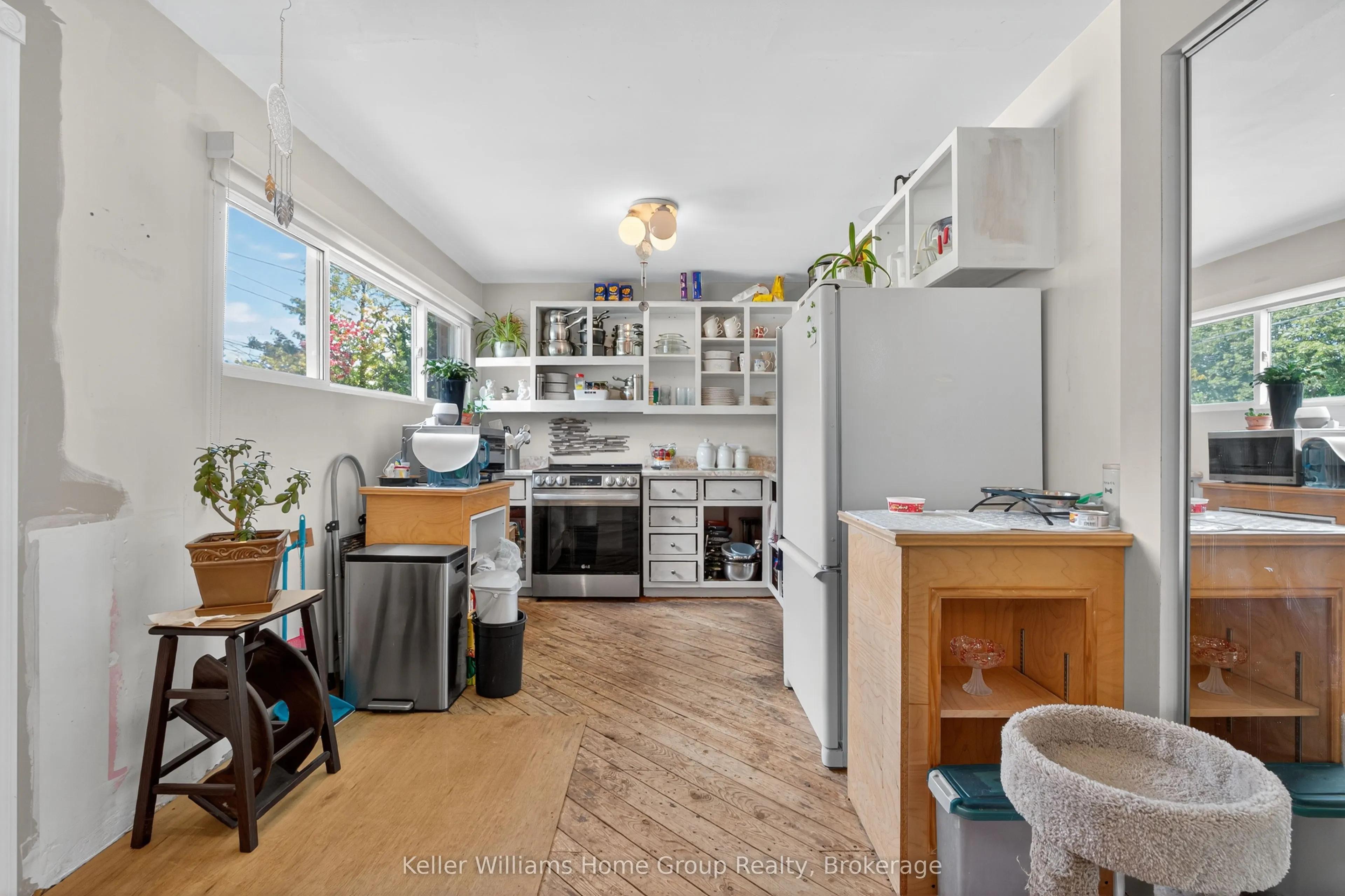 4 Western Avenue