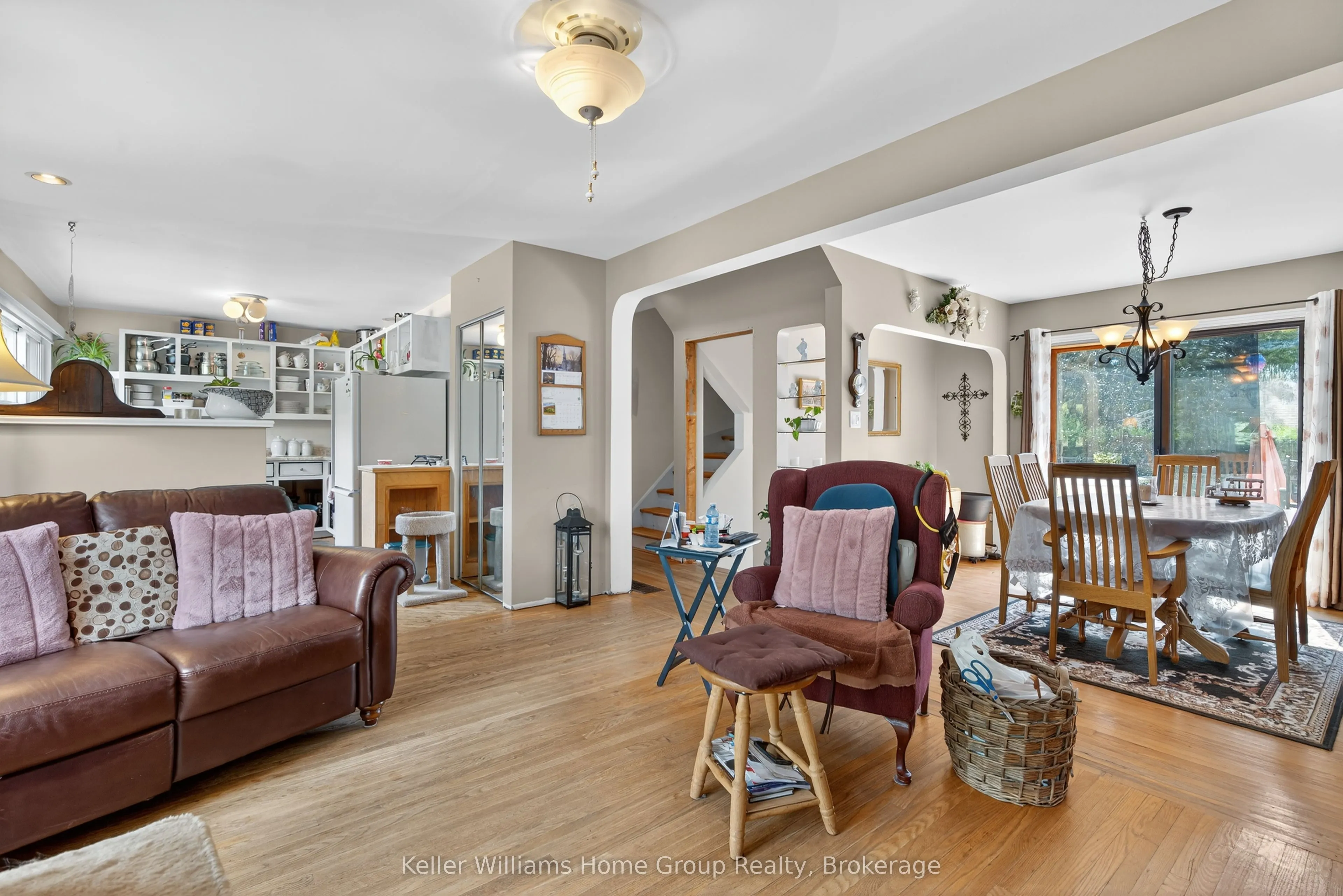 4 Western Avenue