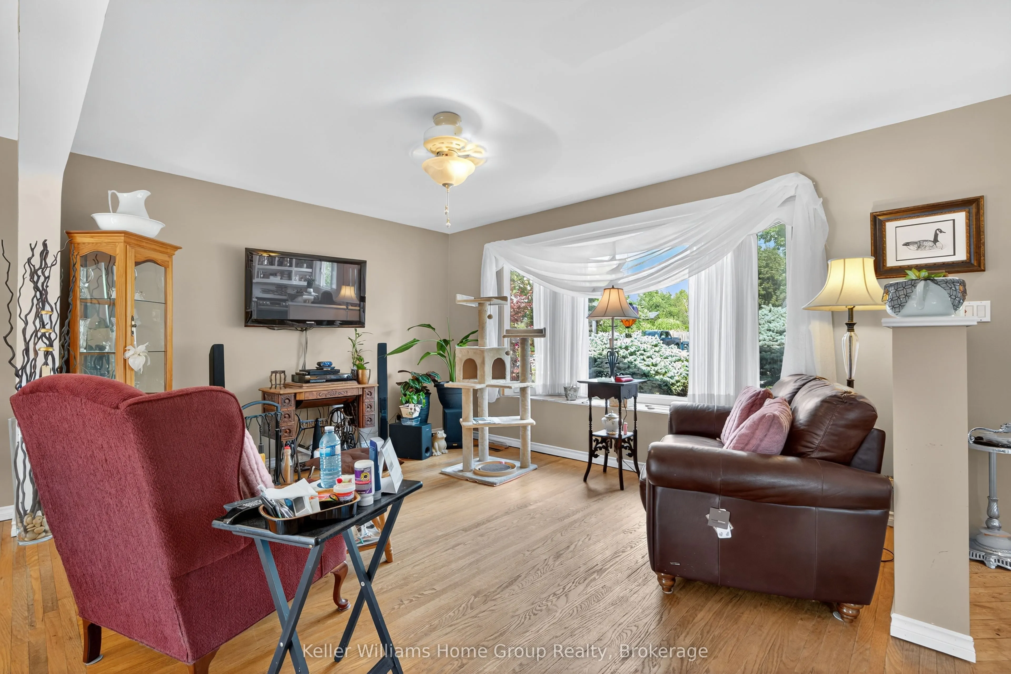 4 Western Avenue