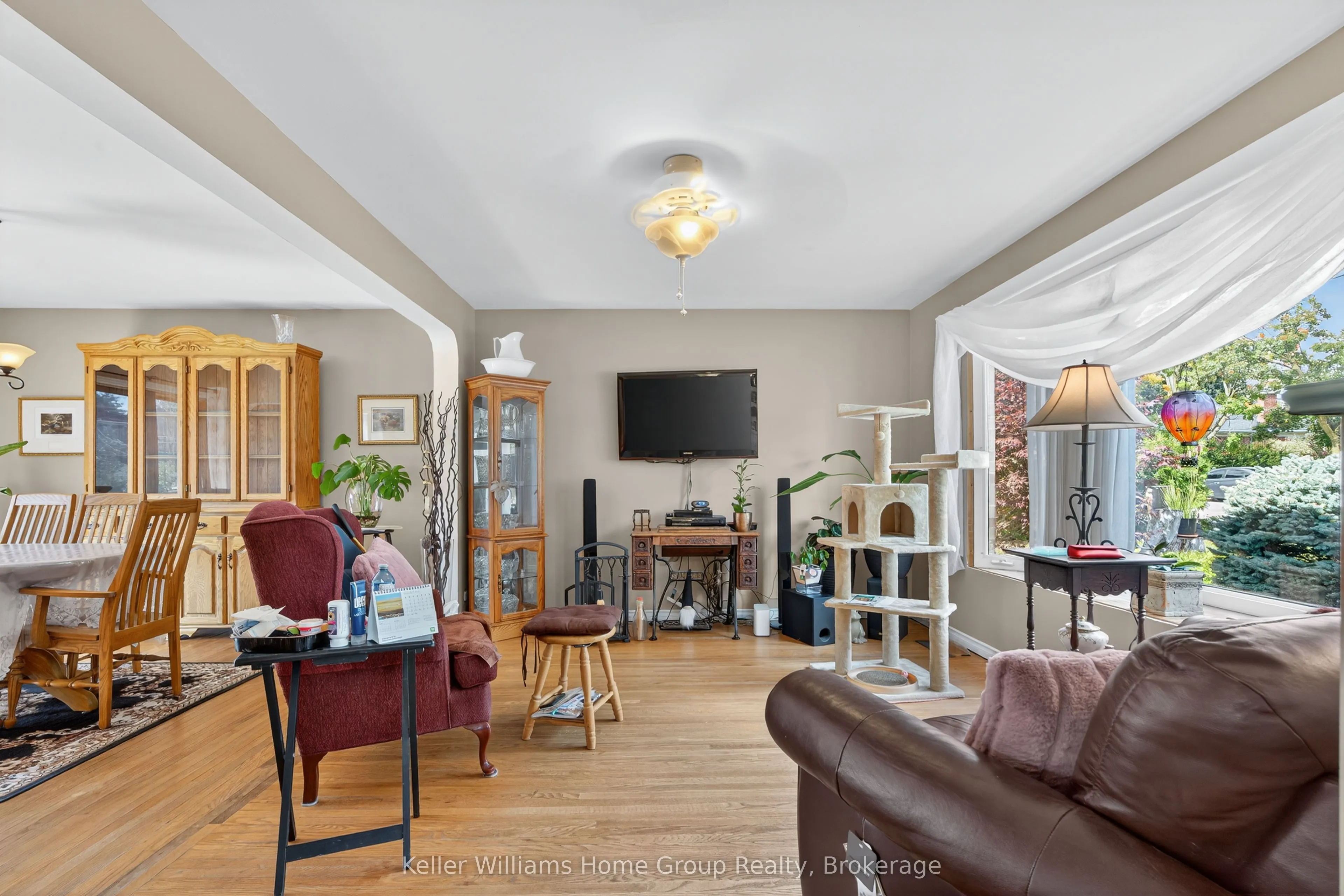 4 Western Avenue