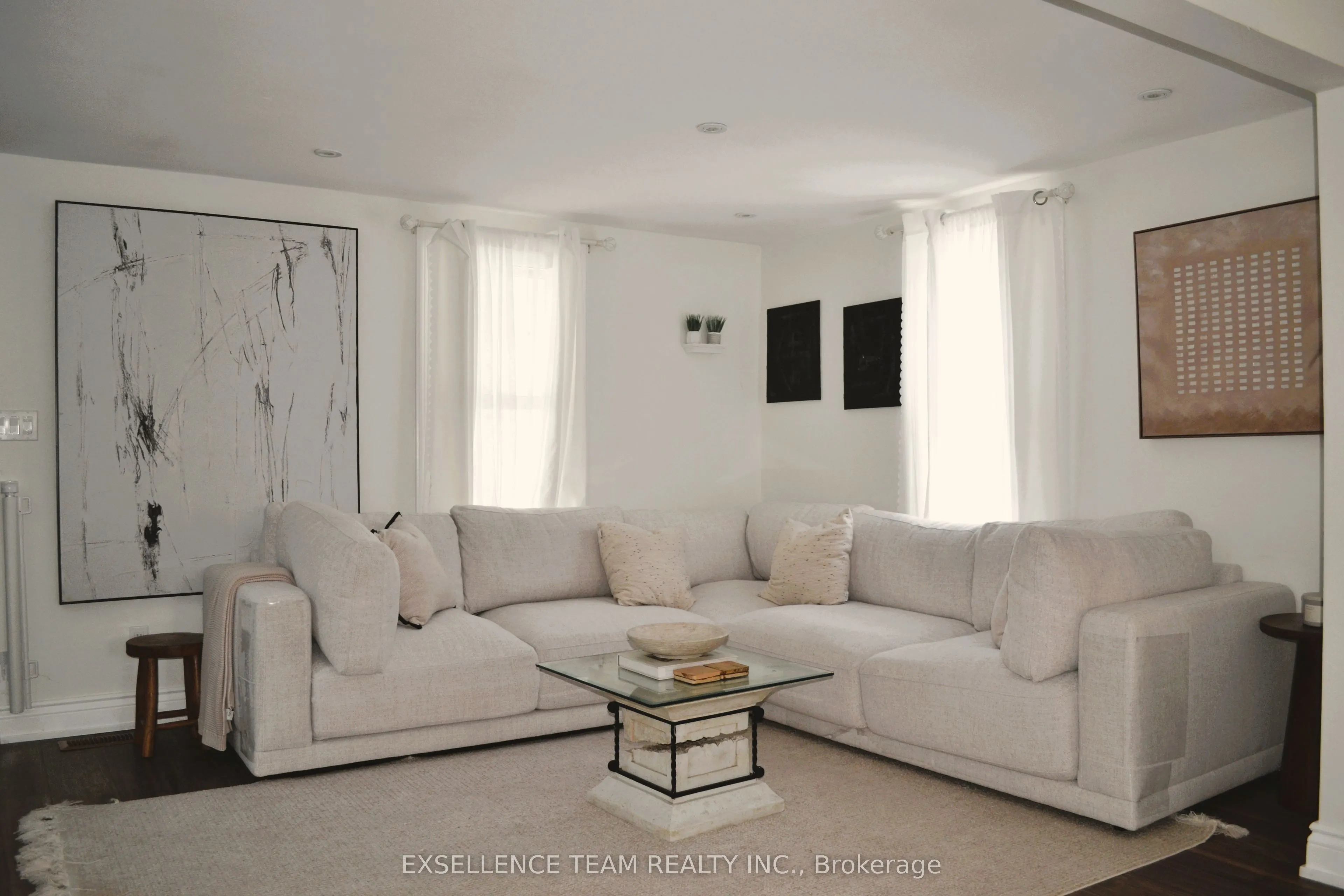 340 Sixth Street W