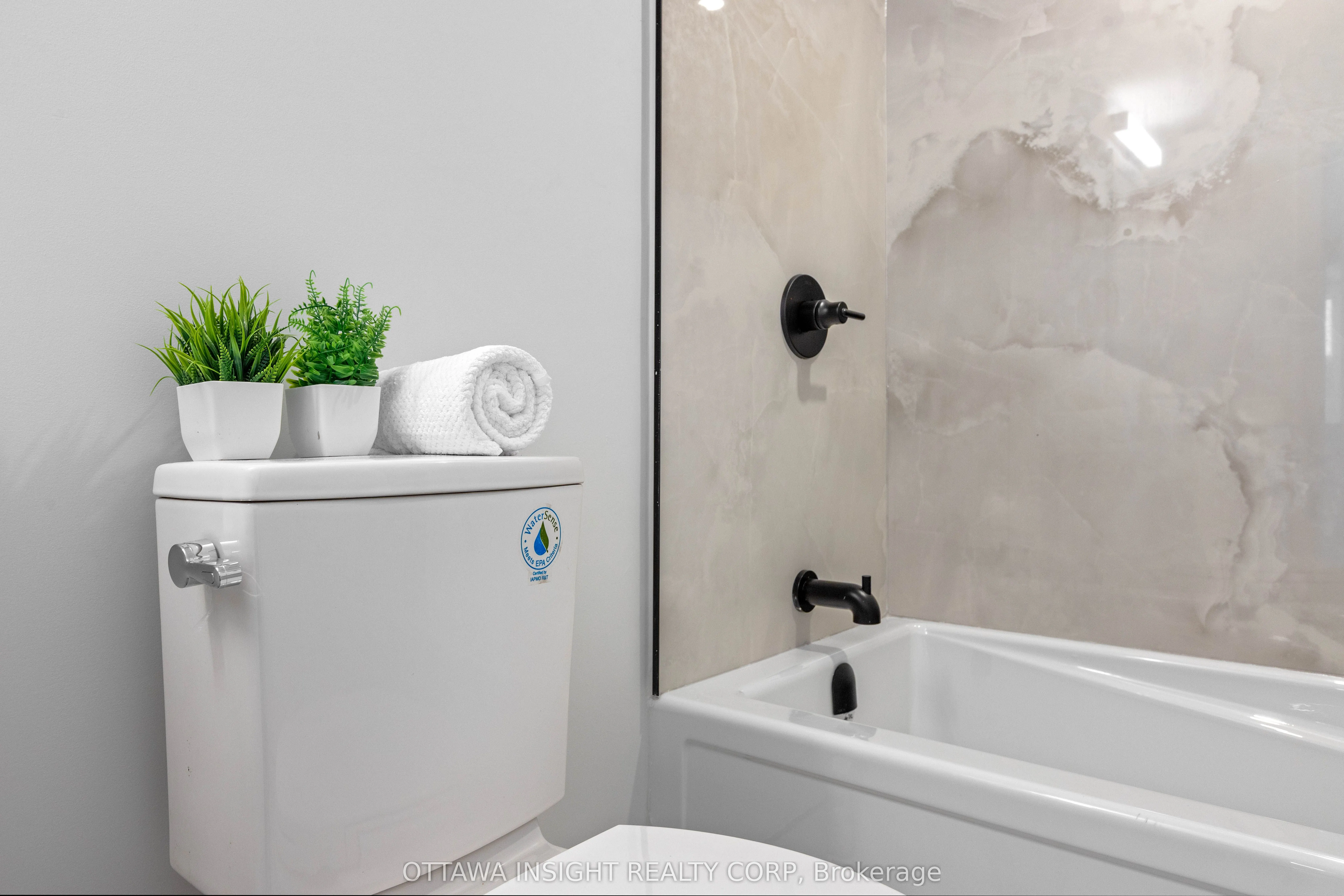 263 Currell Avenue, #4