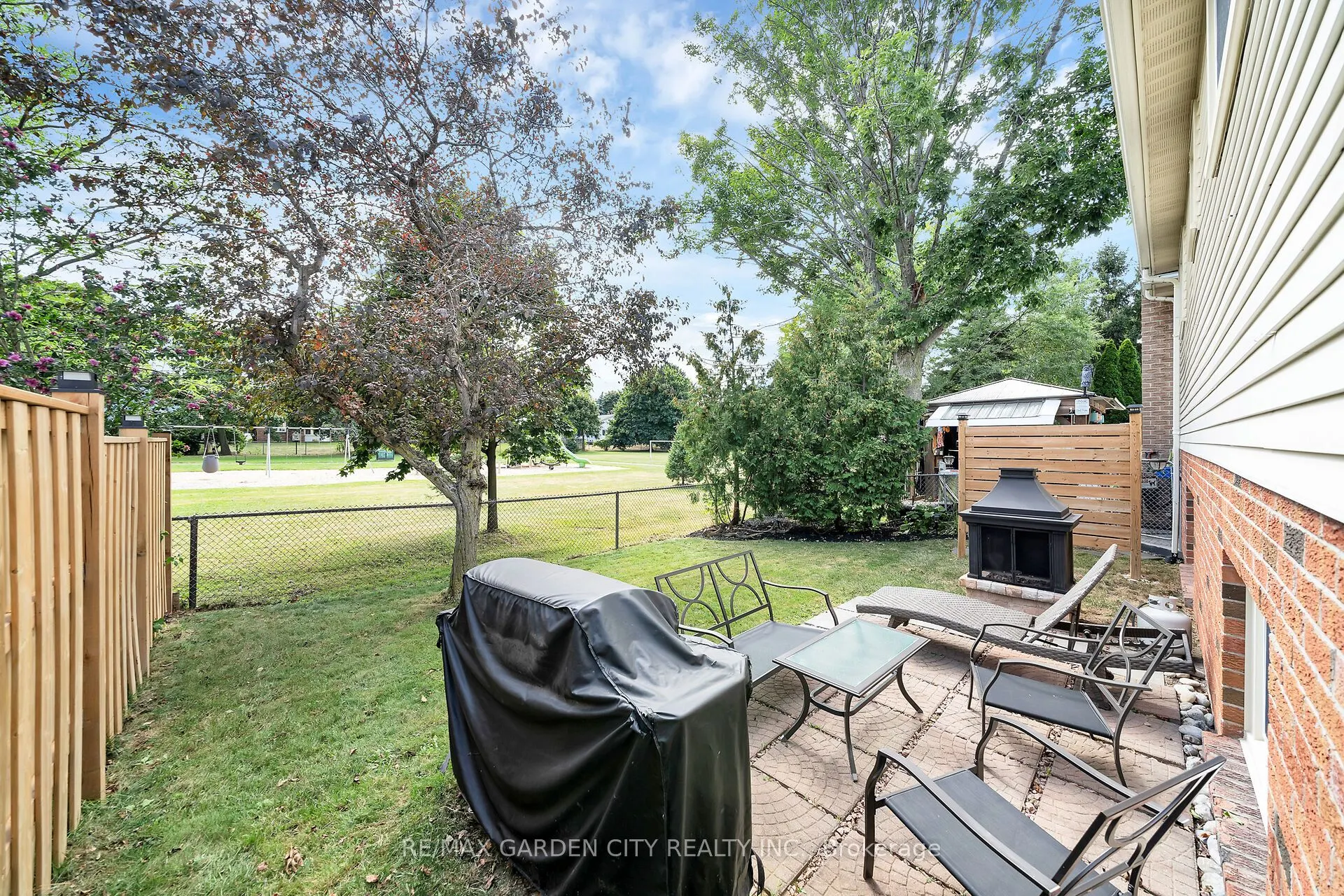 41 SANDRA Crescent