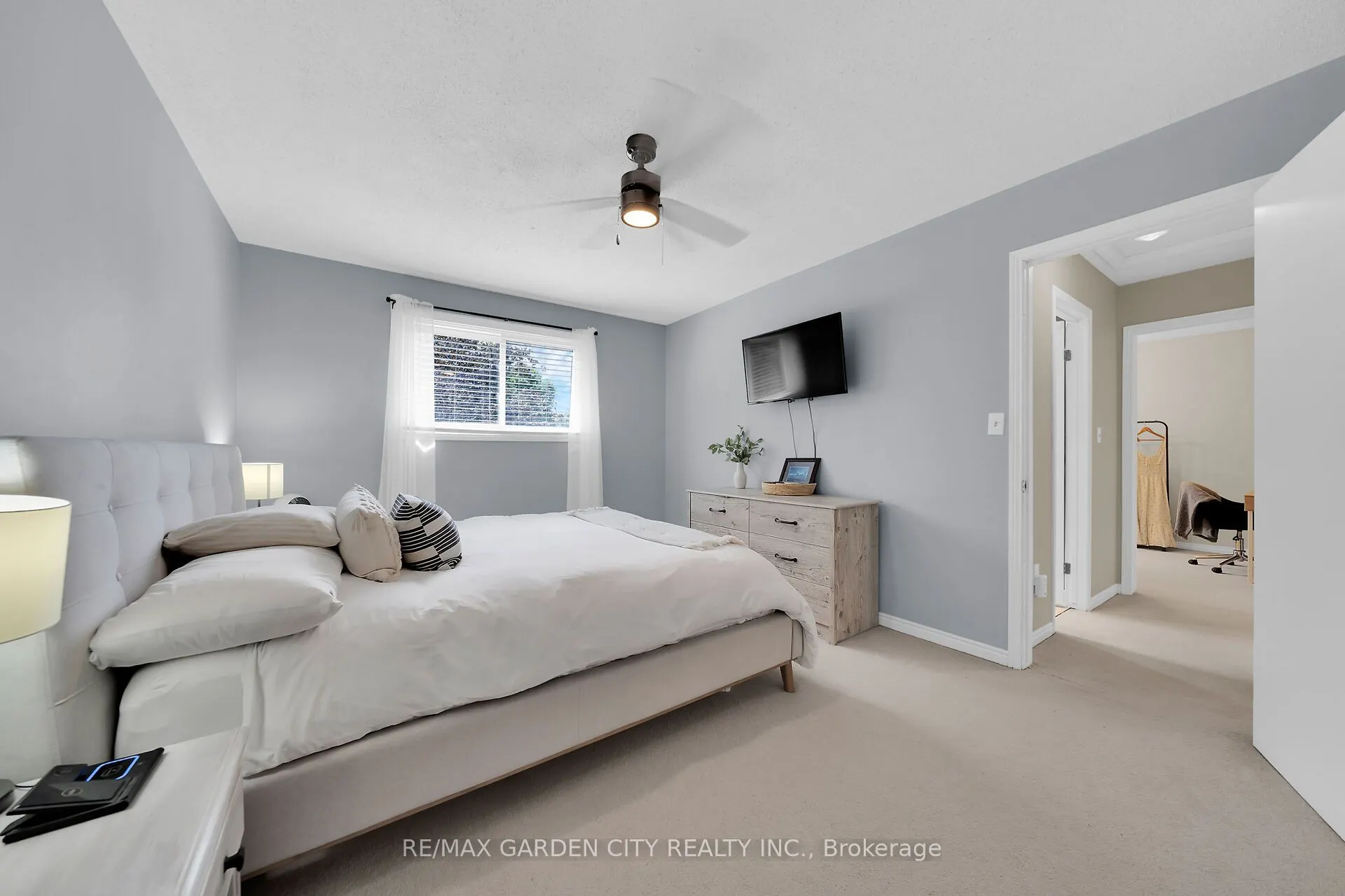 41 SANDRA Crescent