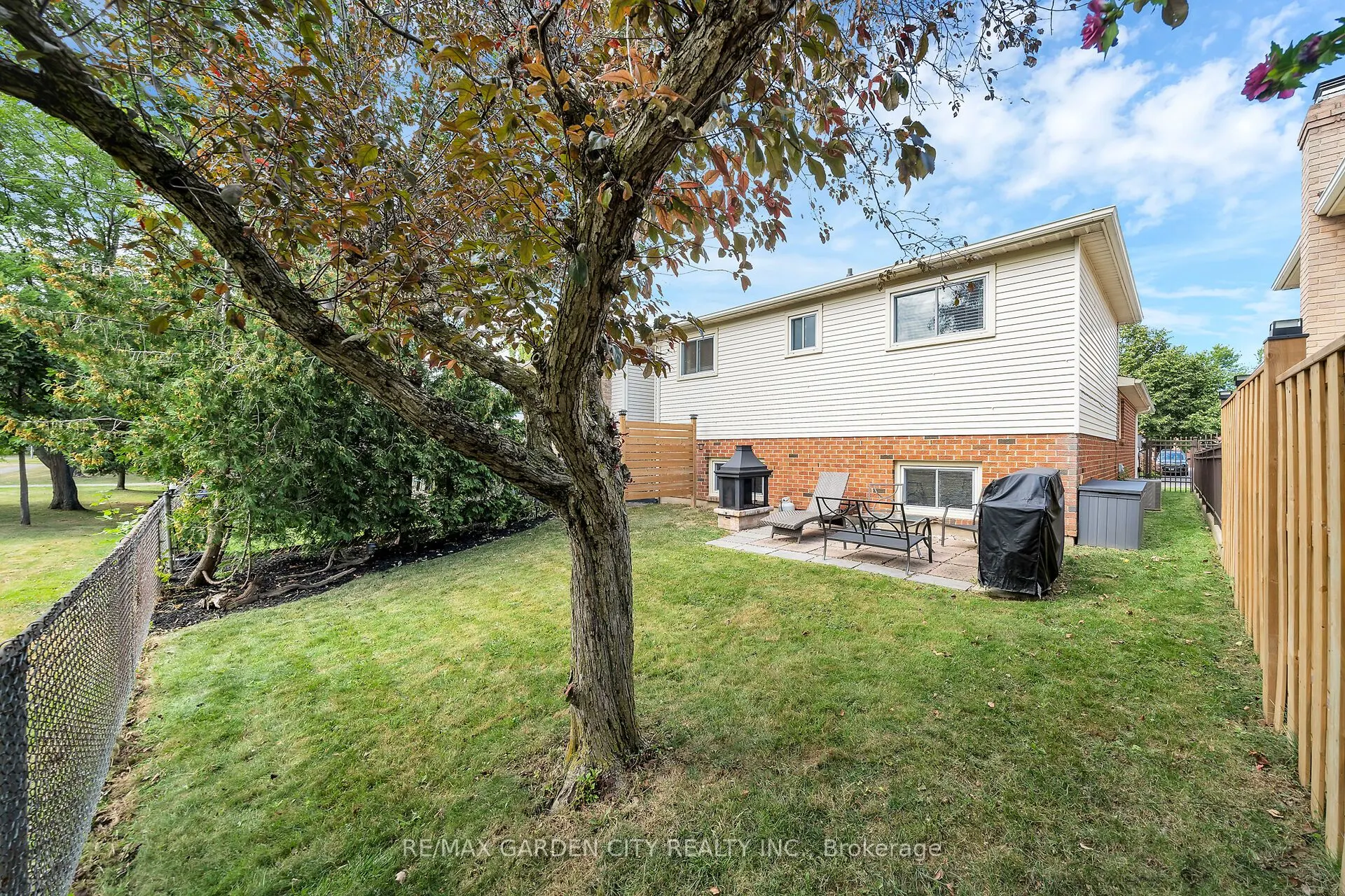 41 SANDRA Crescent