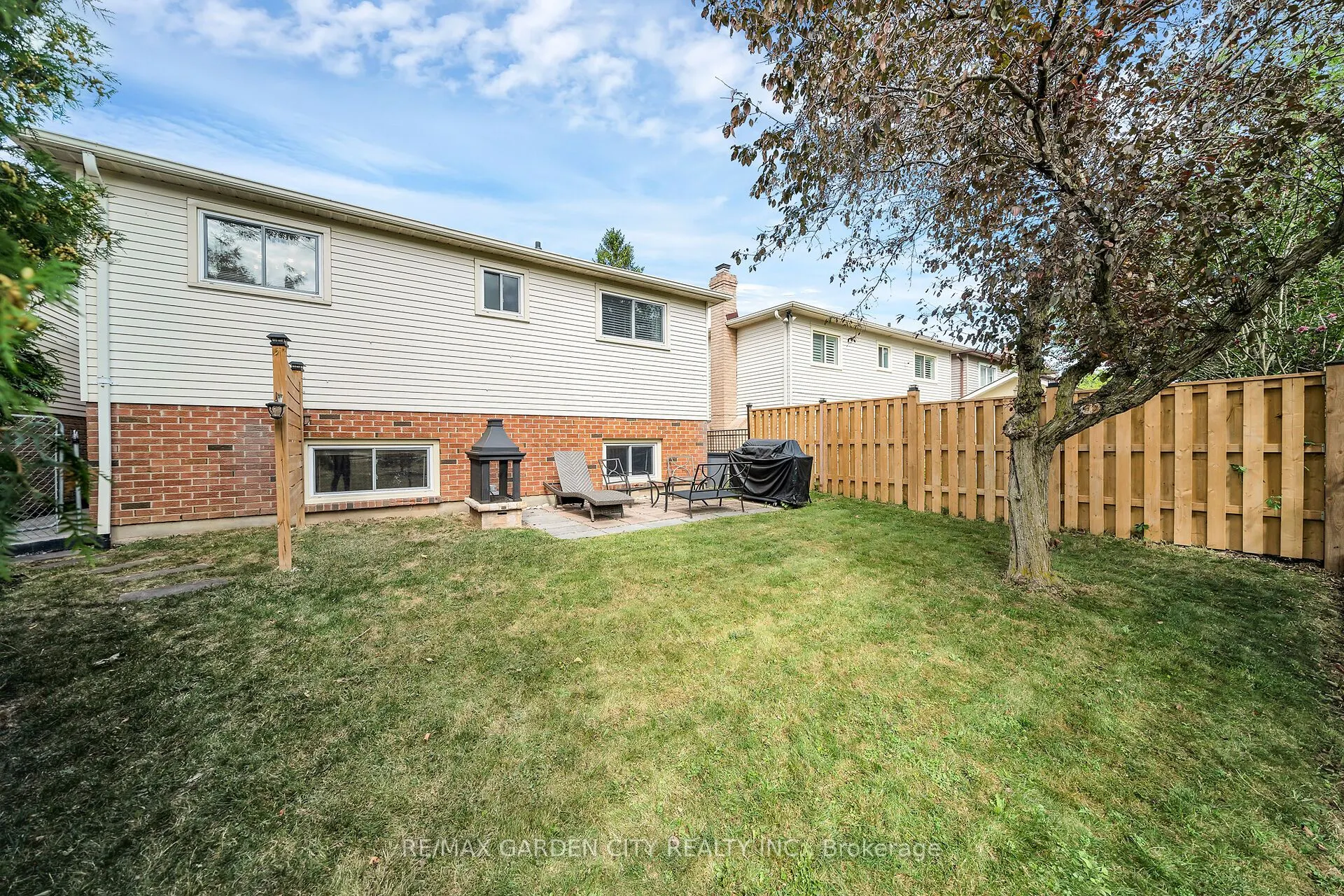 41 SANDRA Crescent
