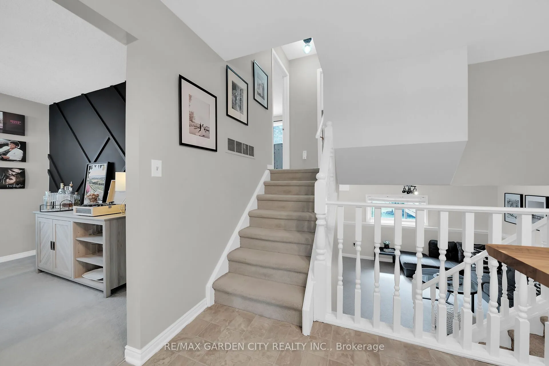 41 SANDRA Crescent