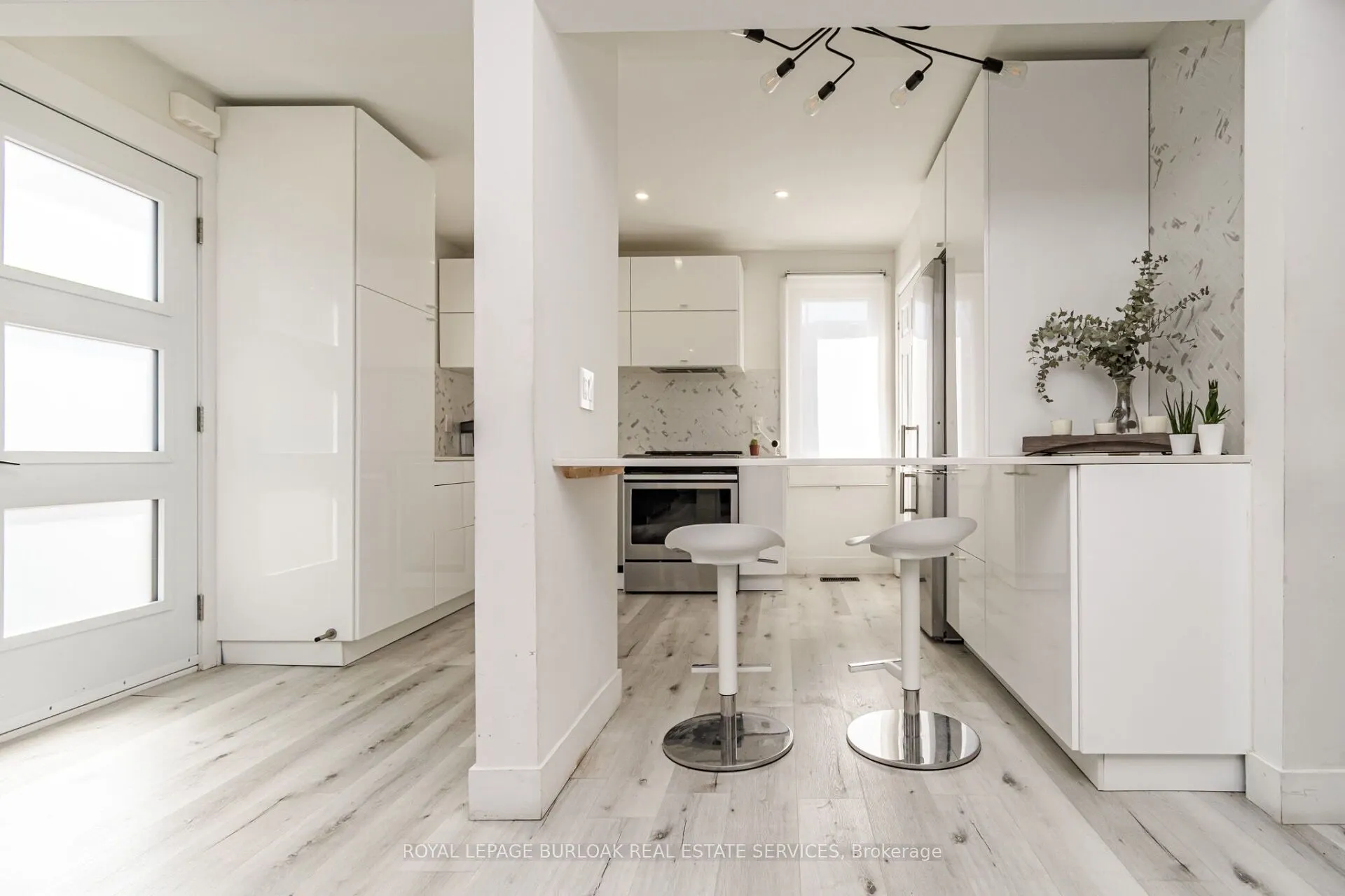 260 WEST 16TH Street, #Upper