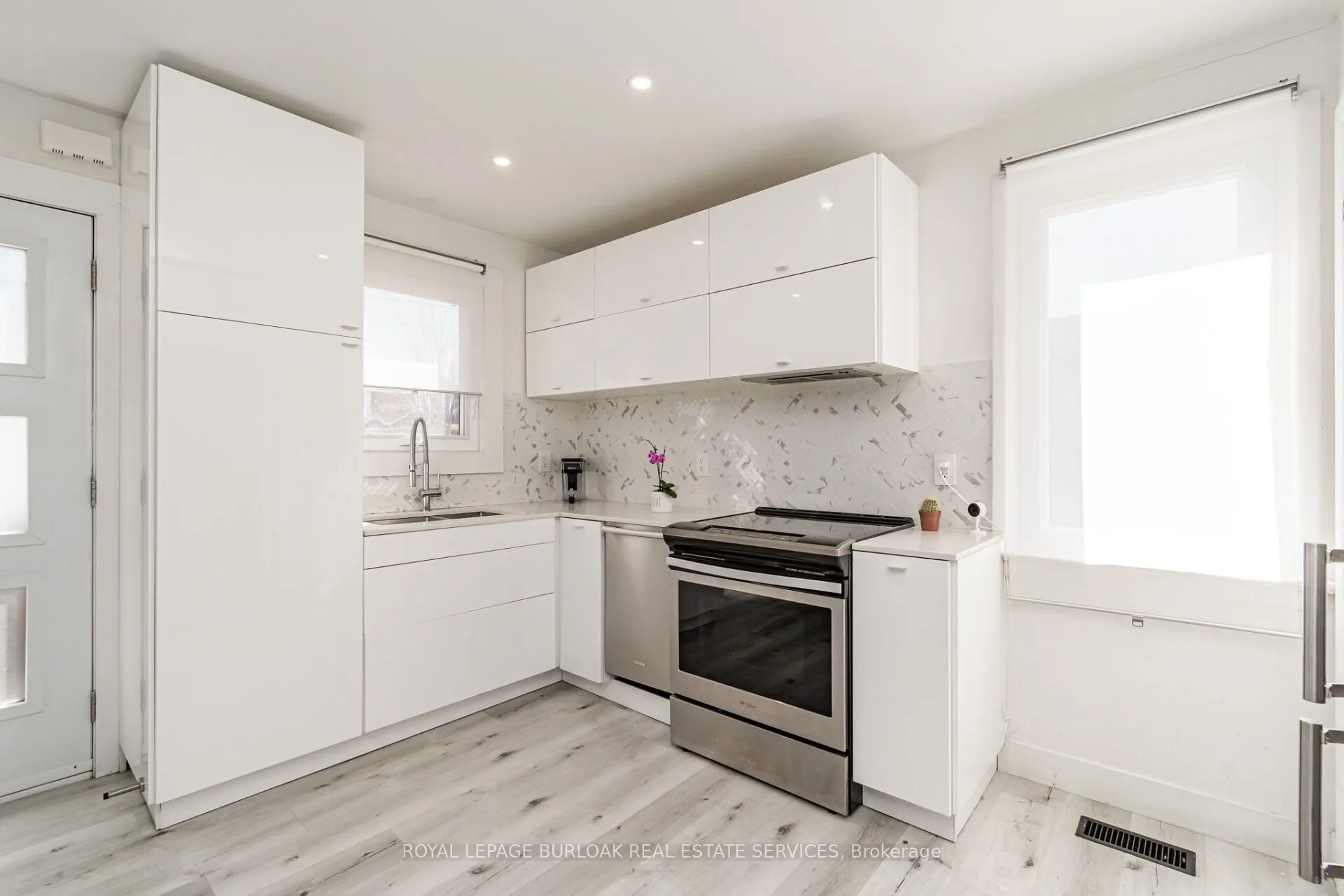 260 WEST 16TH Street, #Upper