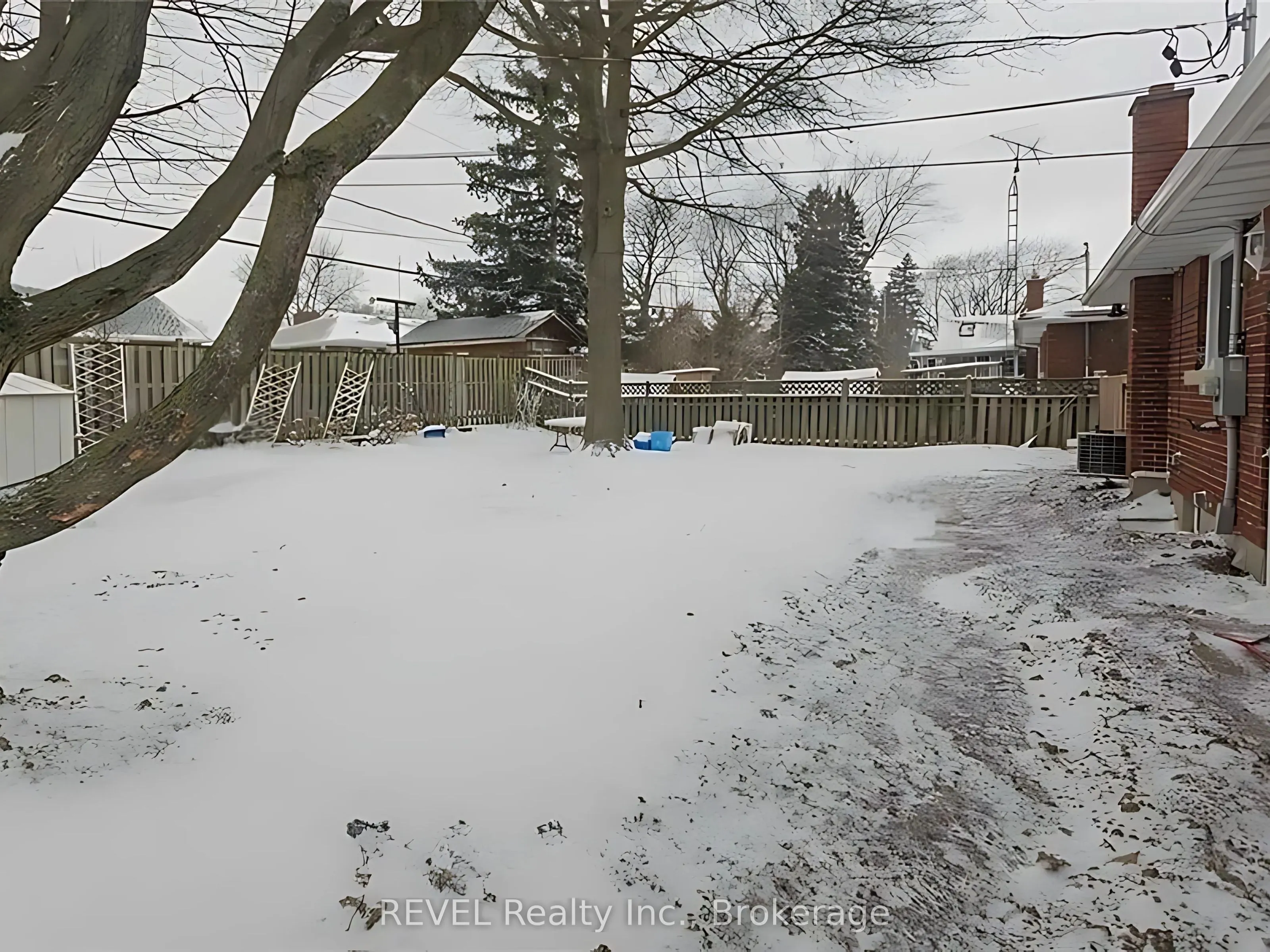 12 Glendale Drive