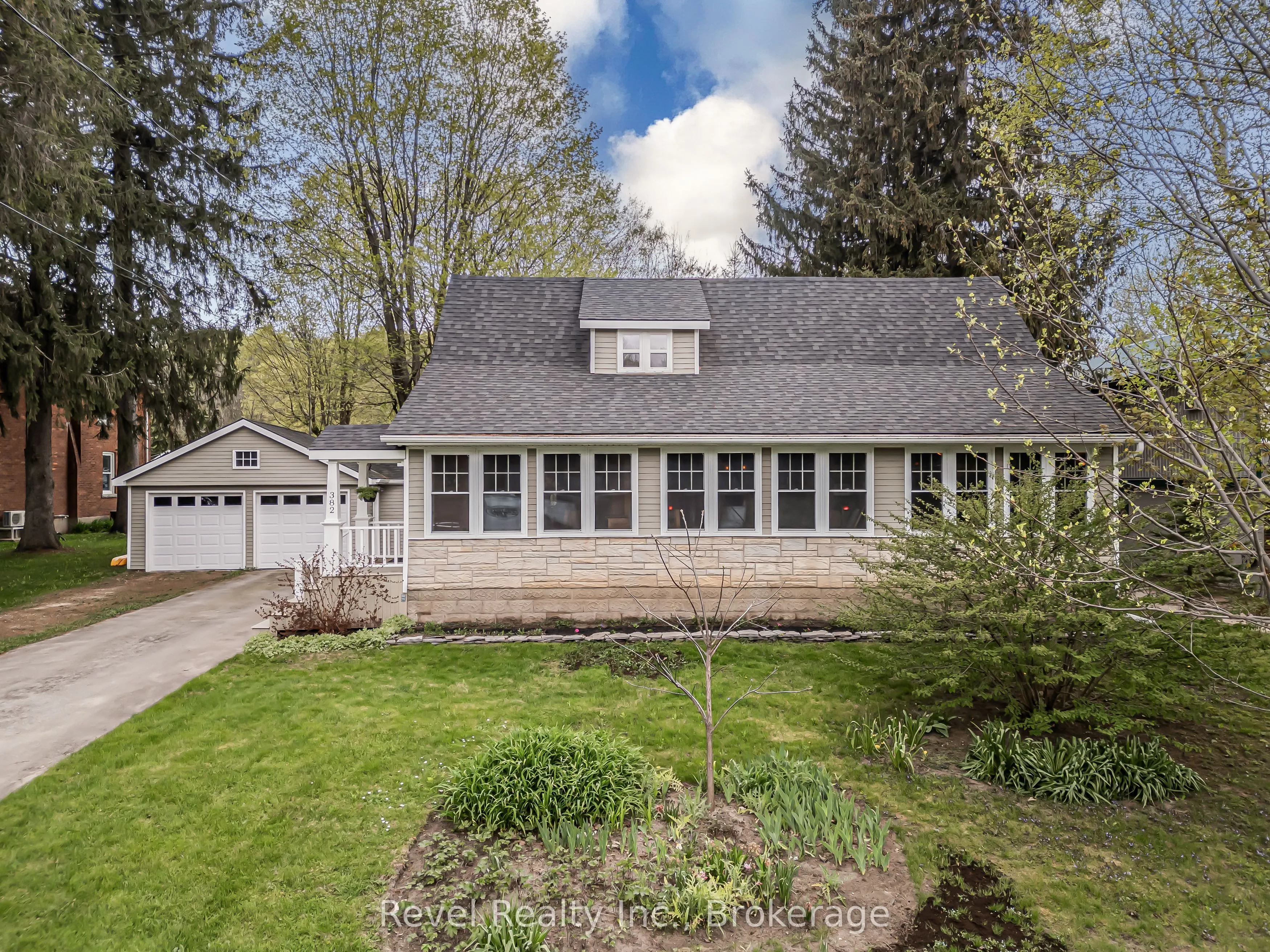 382 2nd Avenue SE