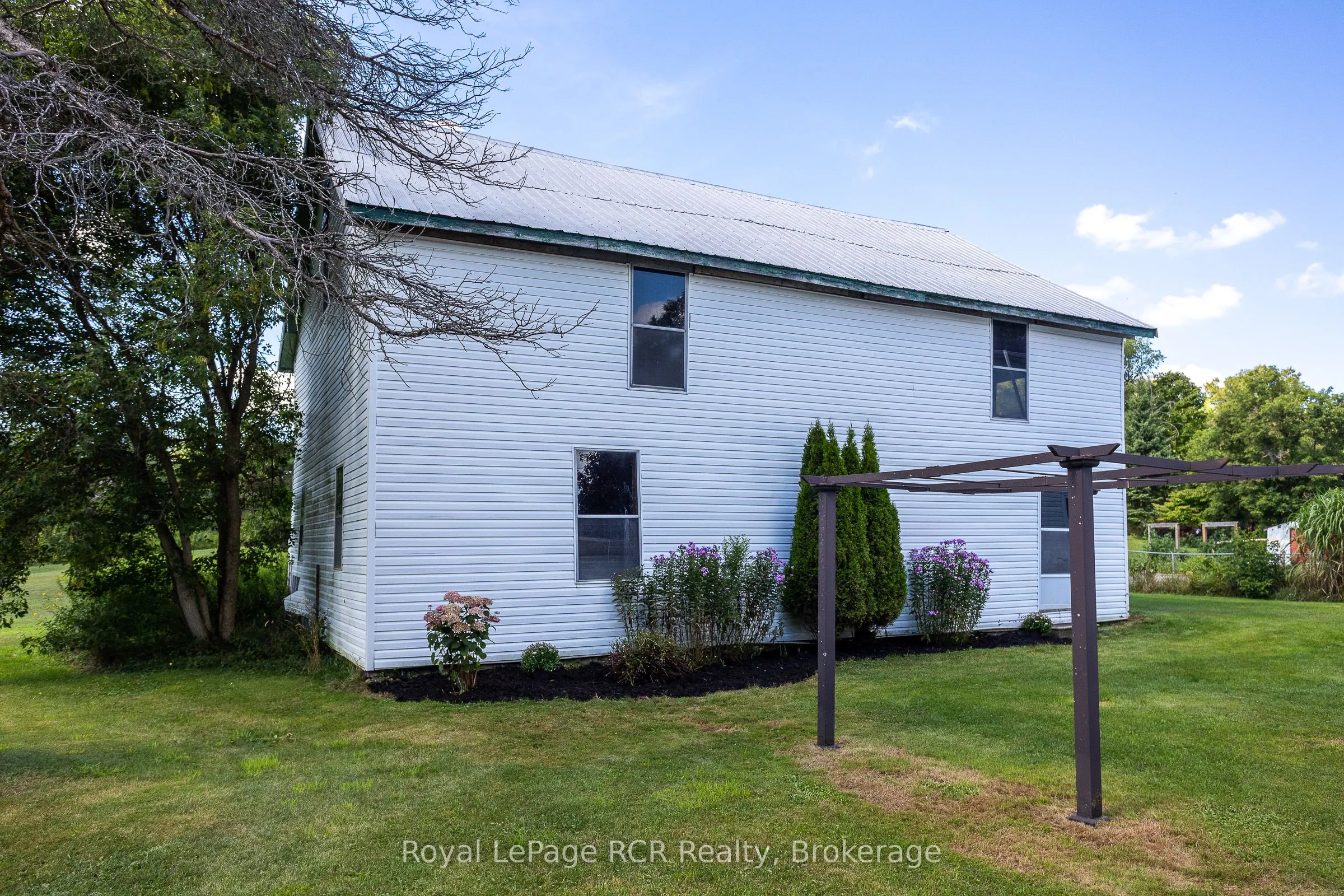 580283 Side Road 60