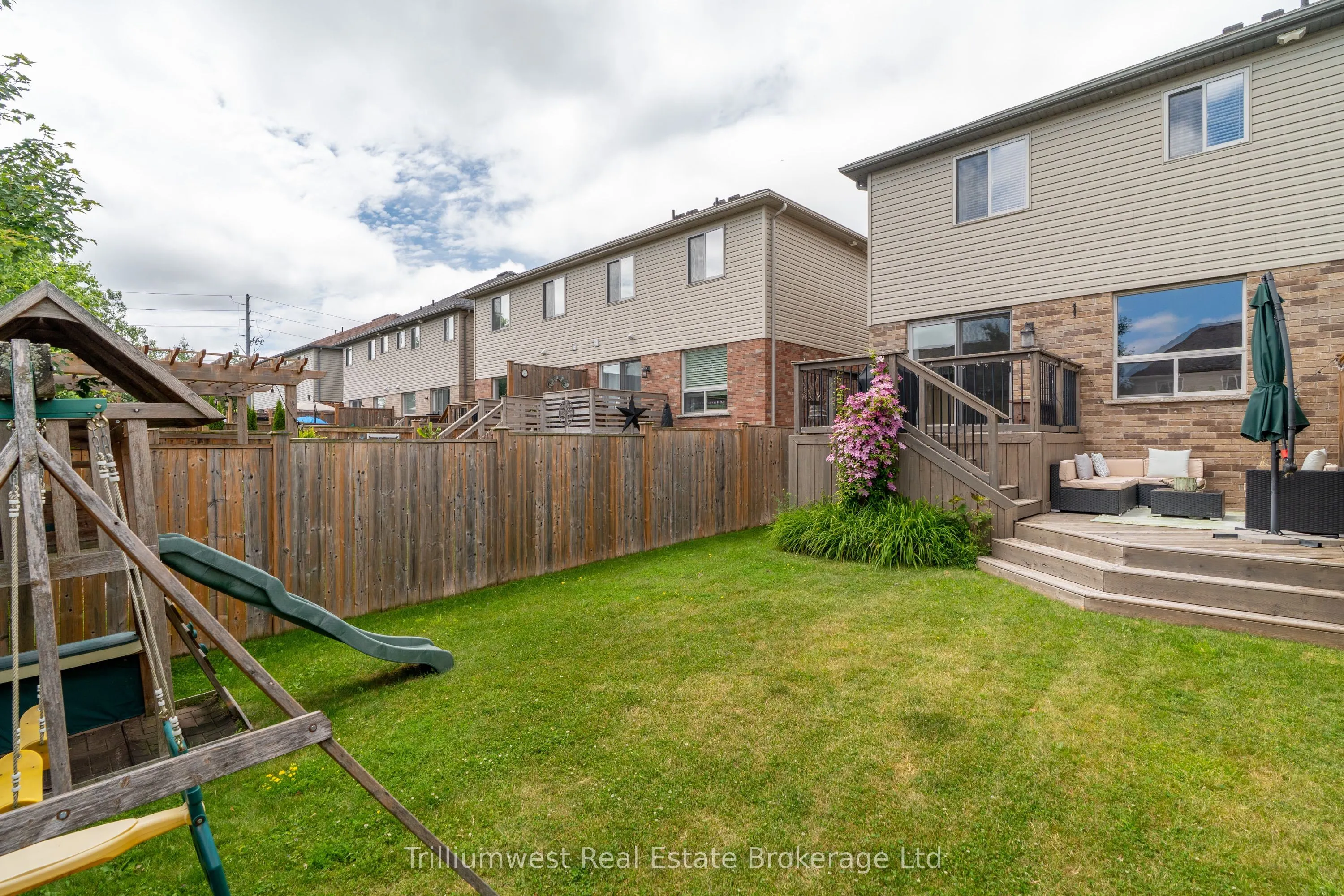 210 Couling Crescent