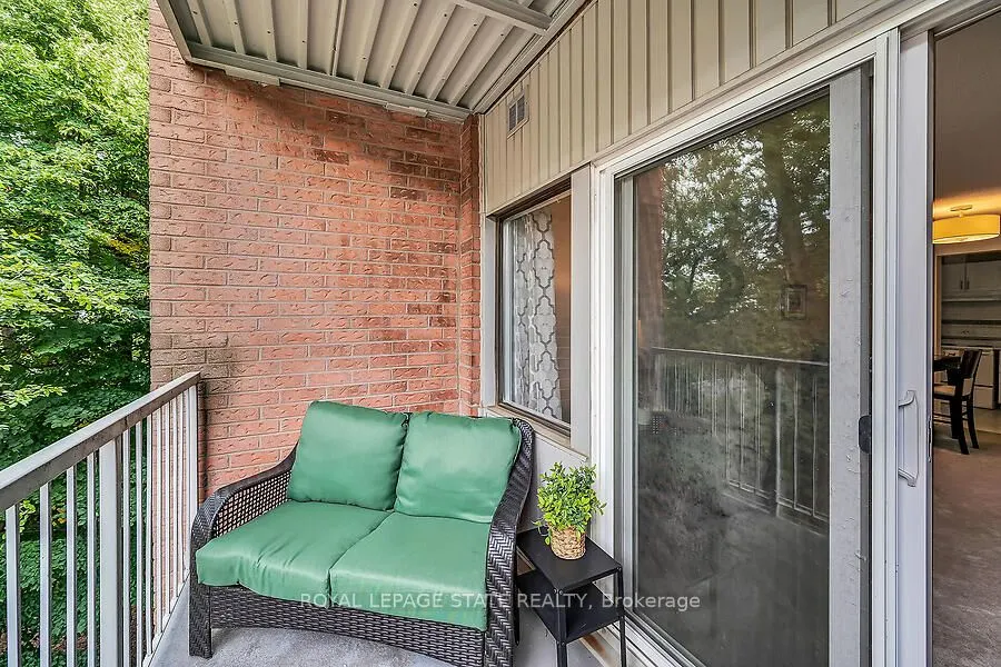 6 Niagara Street, #204