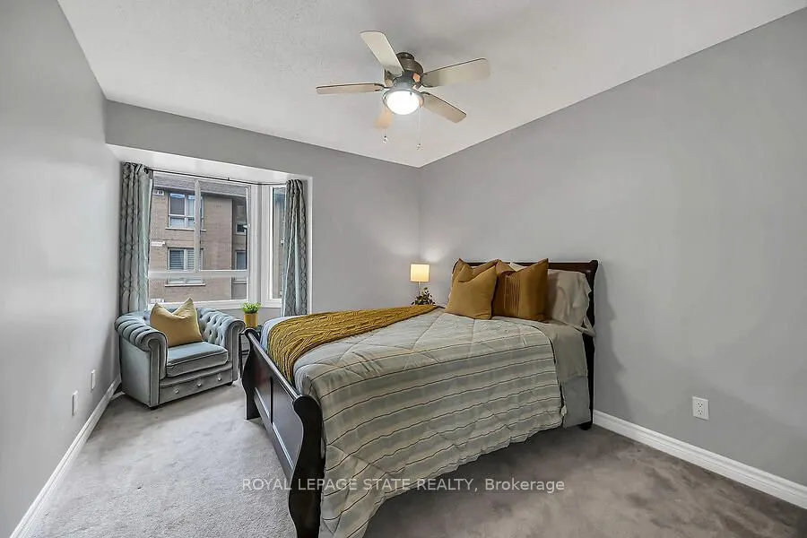 6 Niagara Street, #204