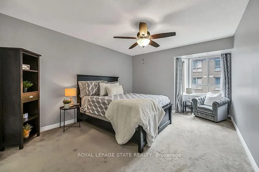 6 Niagara Street, #204
