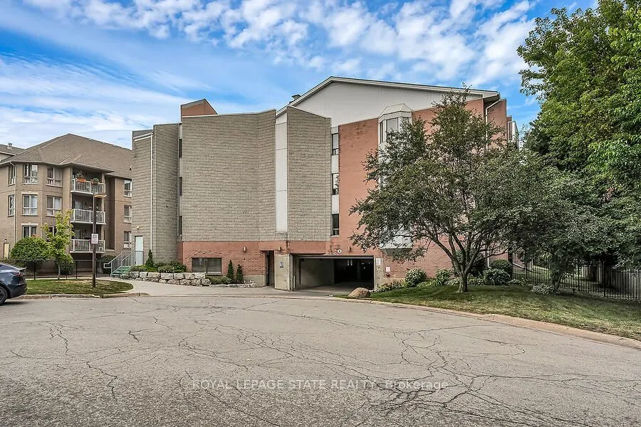 6 Niagara Street, #204