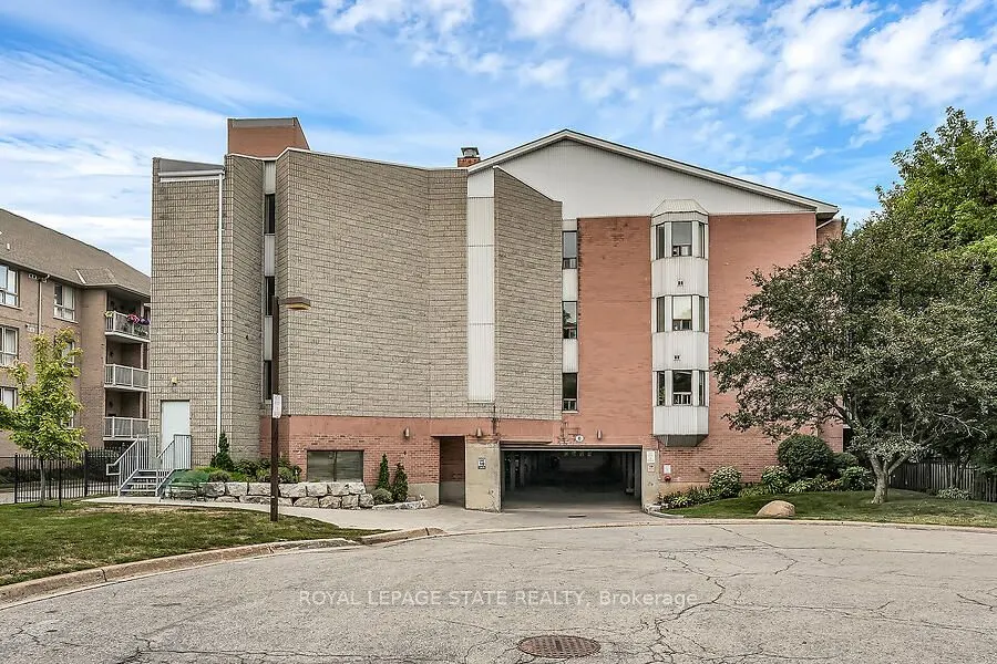 6 Niagara Street, #204