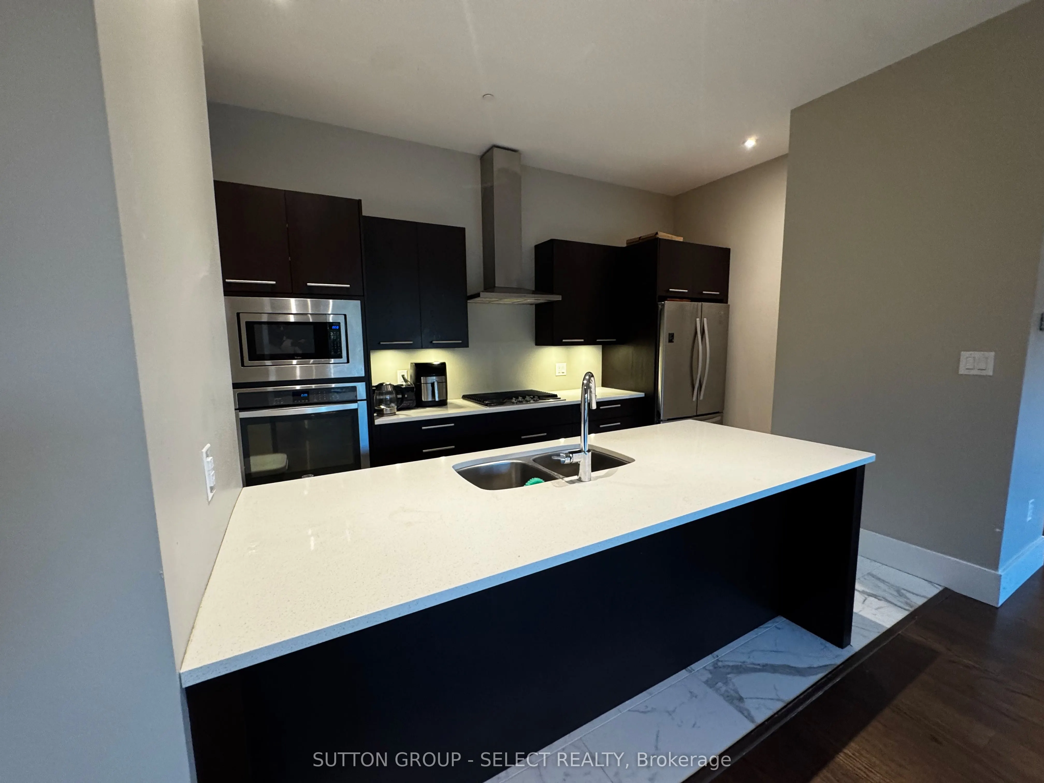 1705 Fiddlehead Place, #300