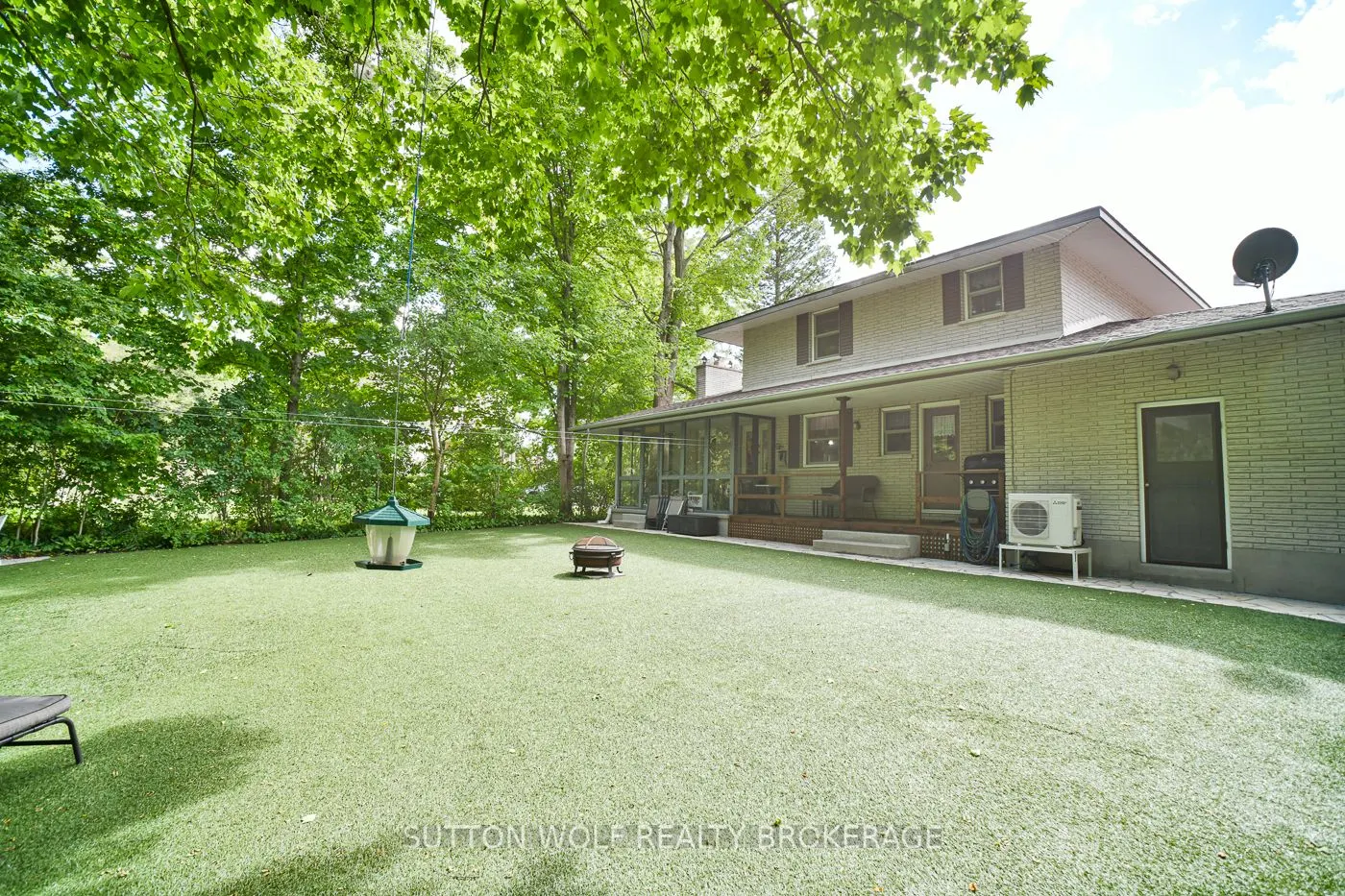315 Caradoc Street N