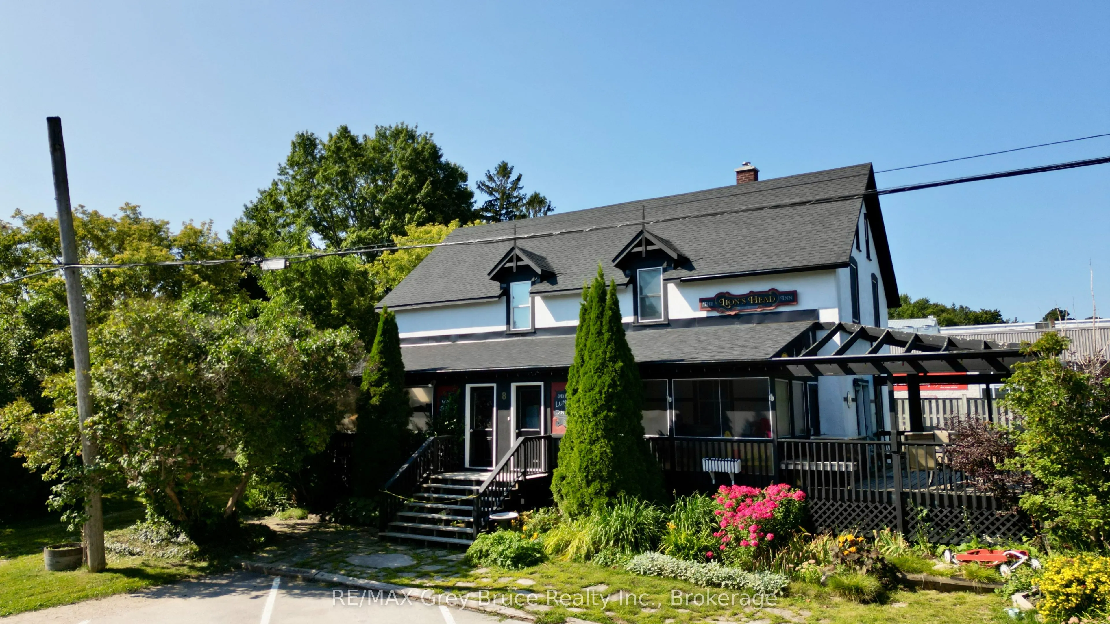 8 Helen Street