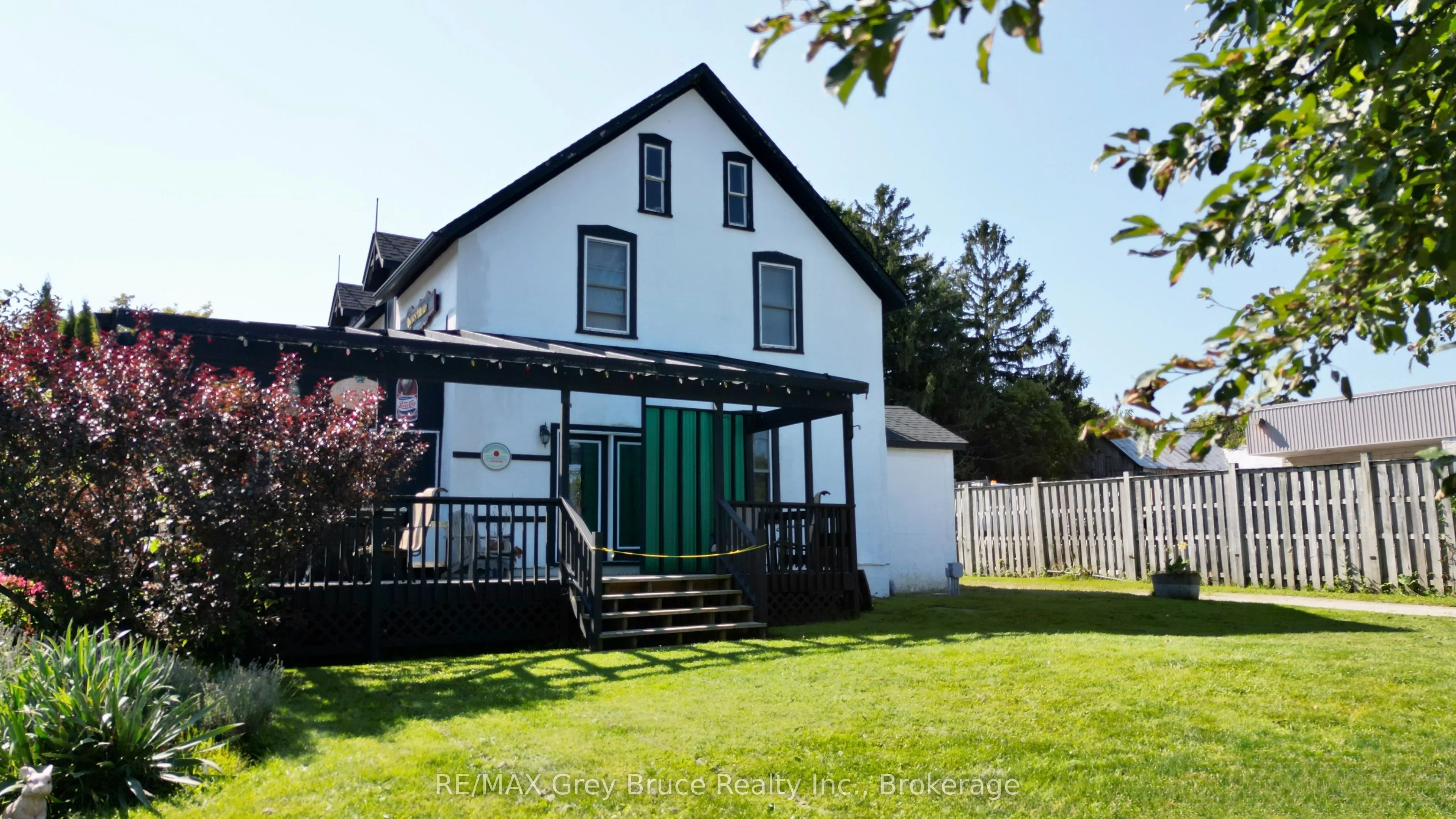 8 Helen Street