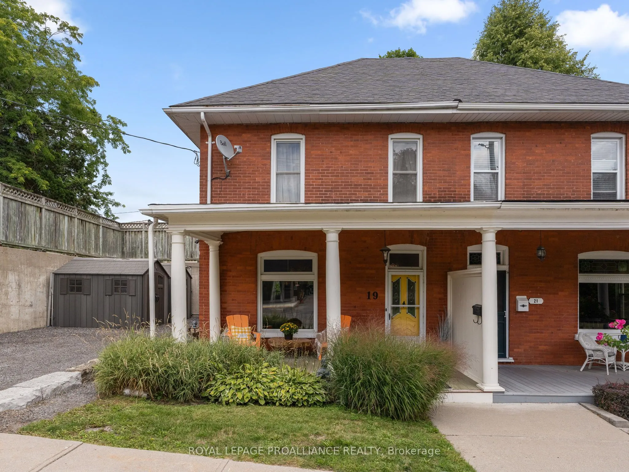 19 Pine Street S