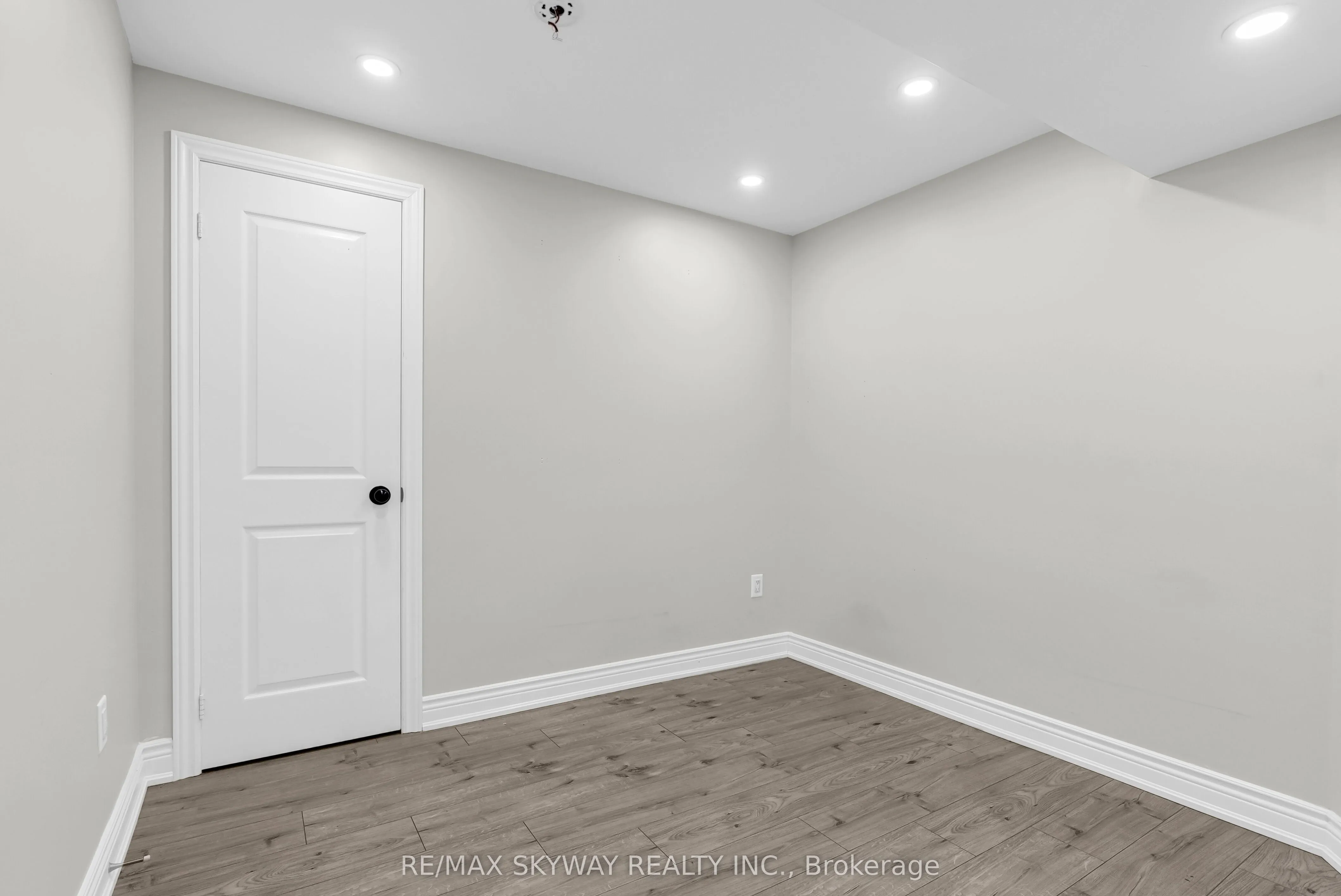 7 Jenner Court