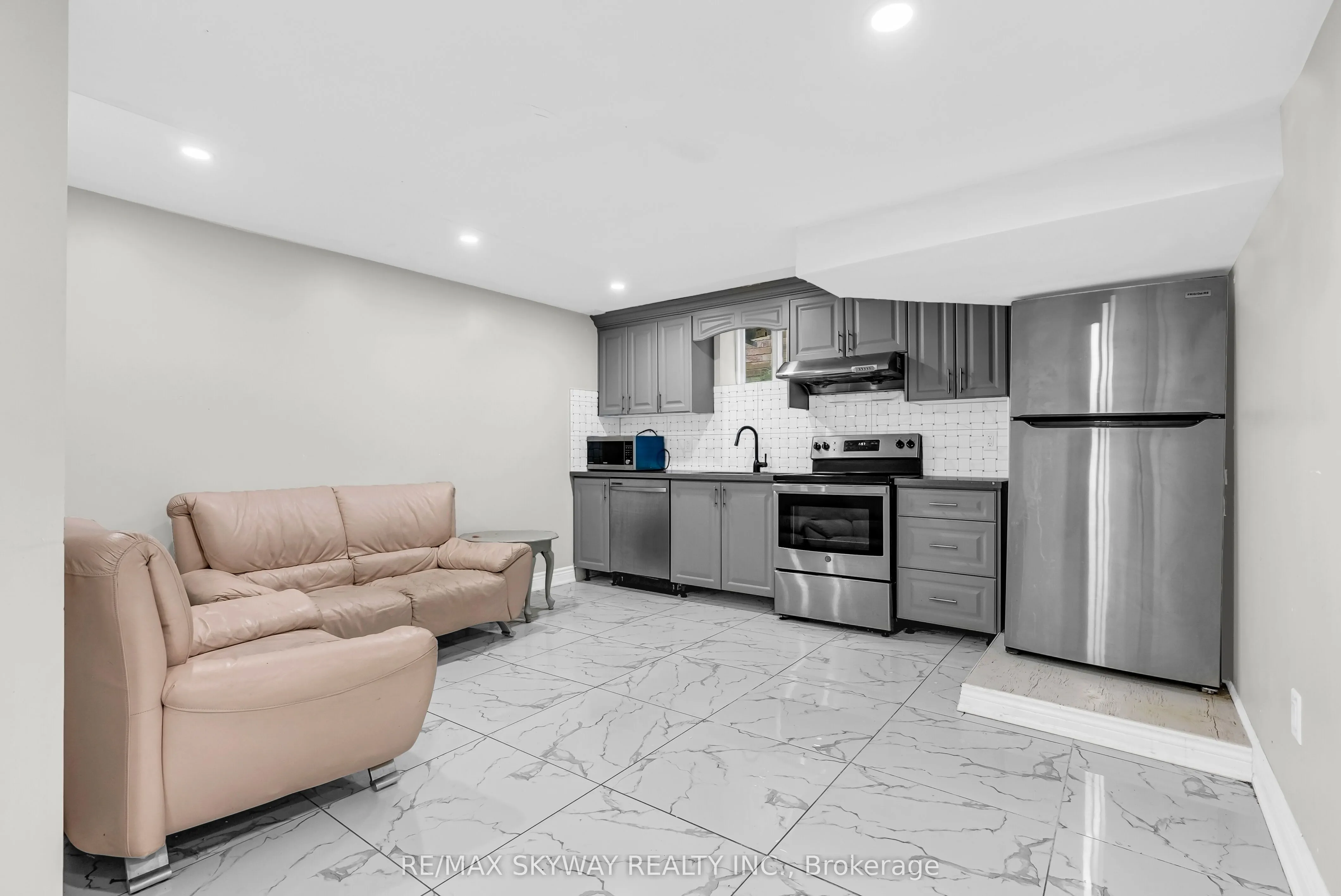 7 Jenner Court