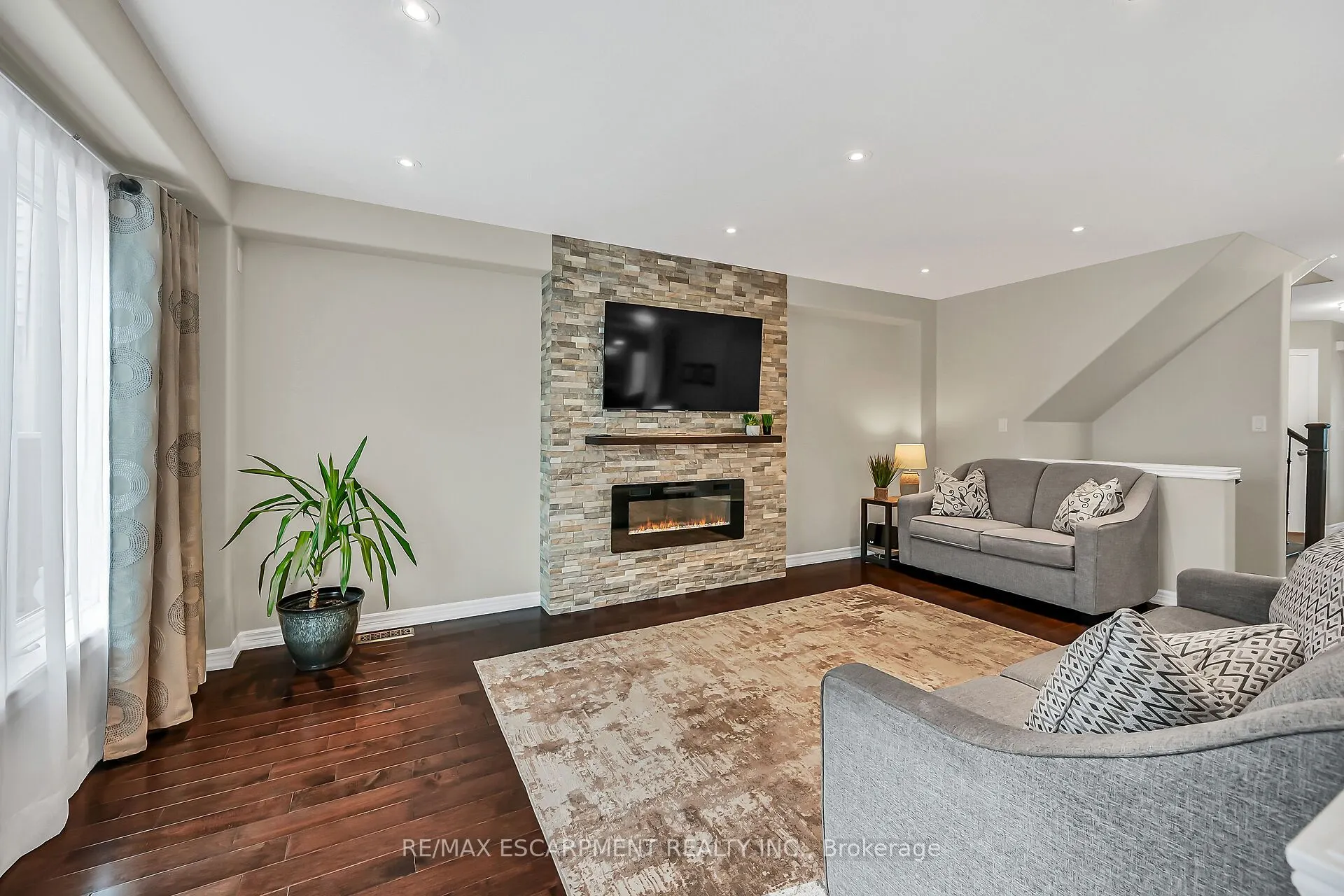 70 Escarpment Drive