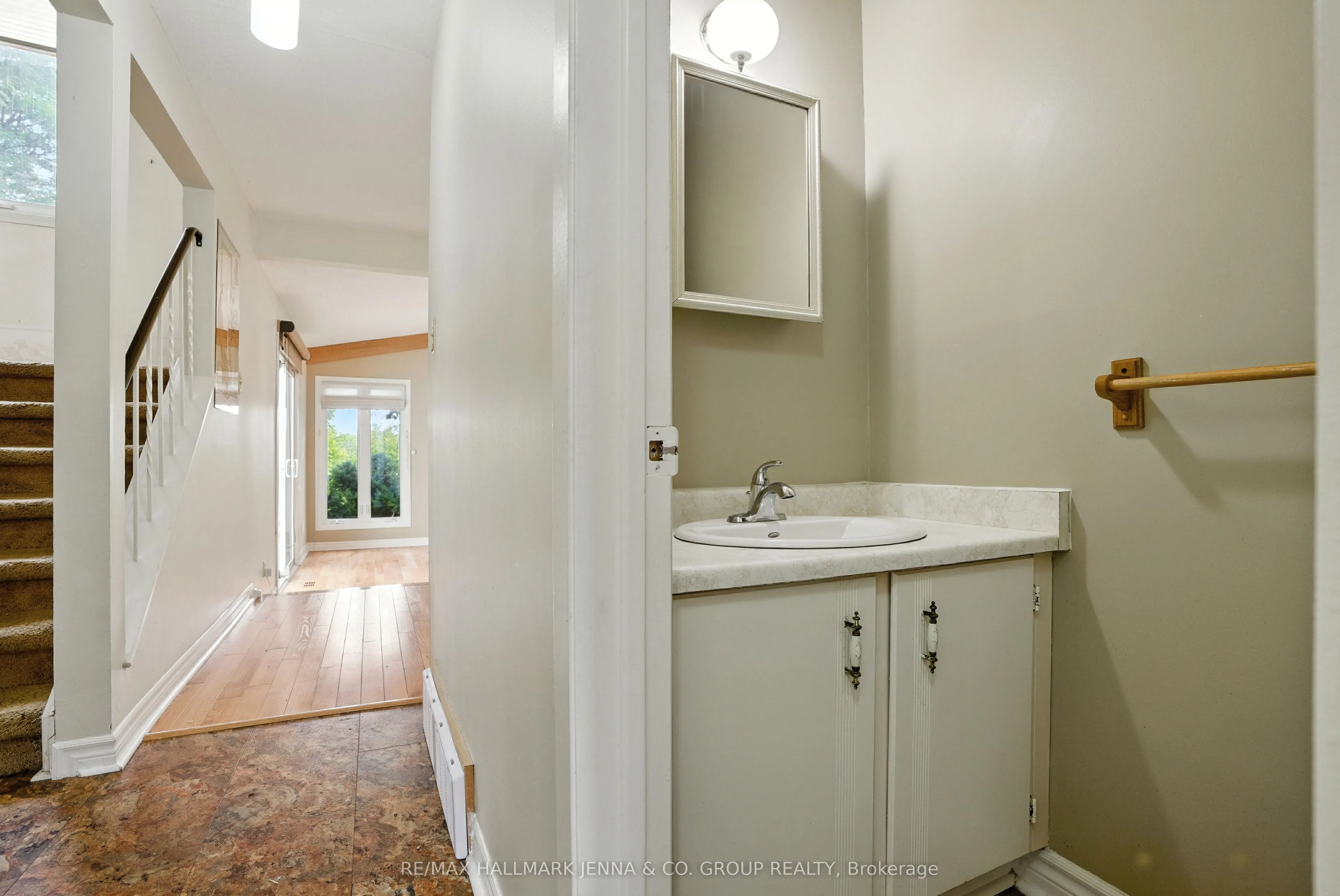 1115 St Emmanuel Terrace