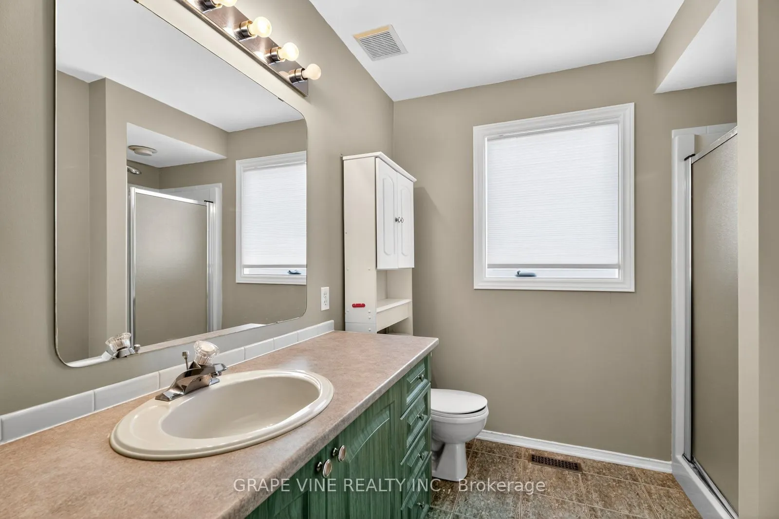 27 Flowertree Crescent
