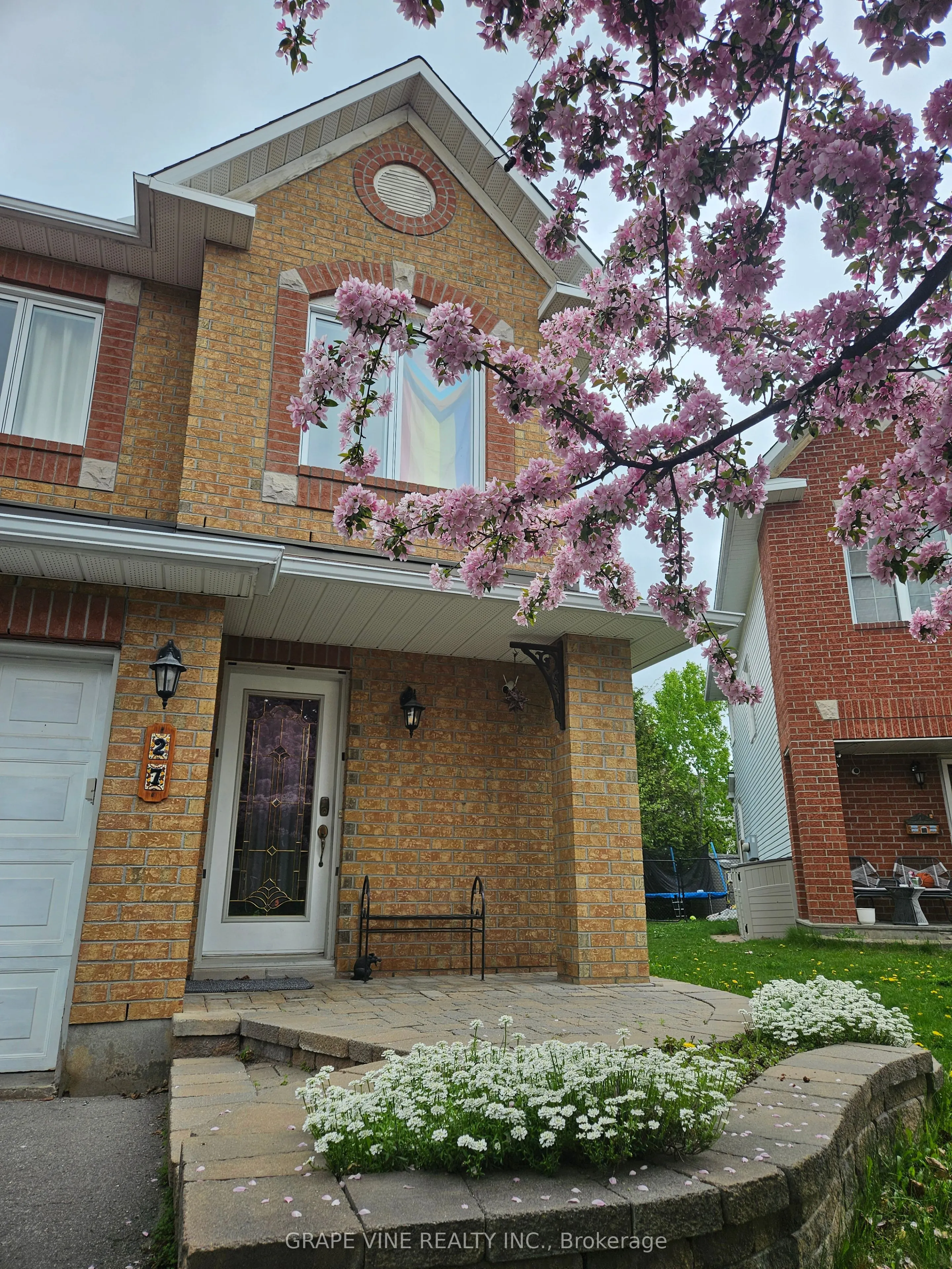 27 Flowertree Crescent