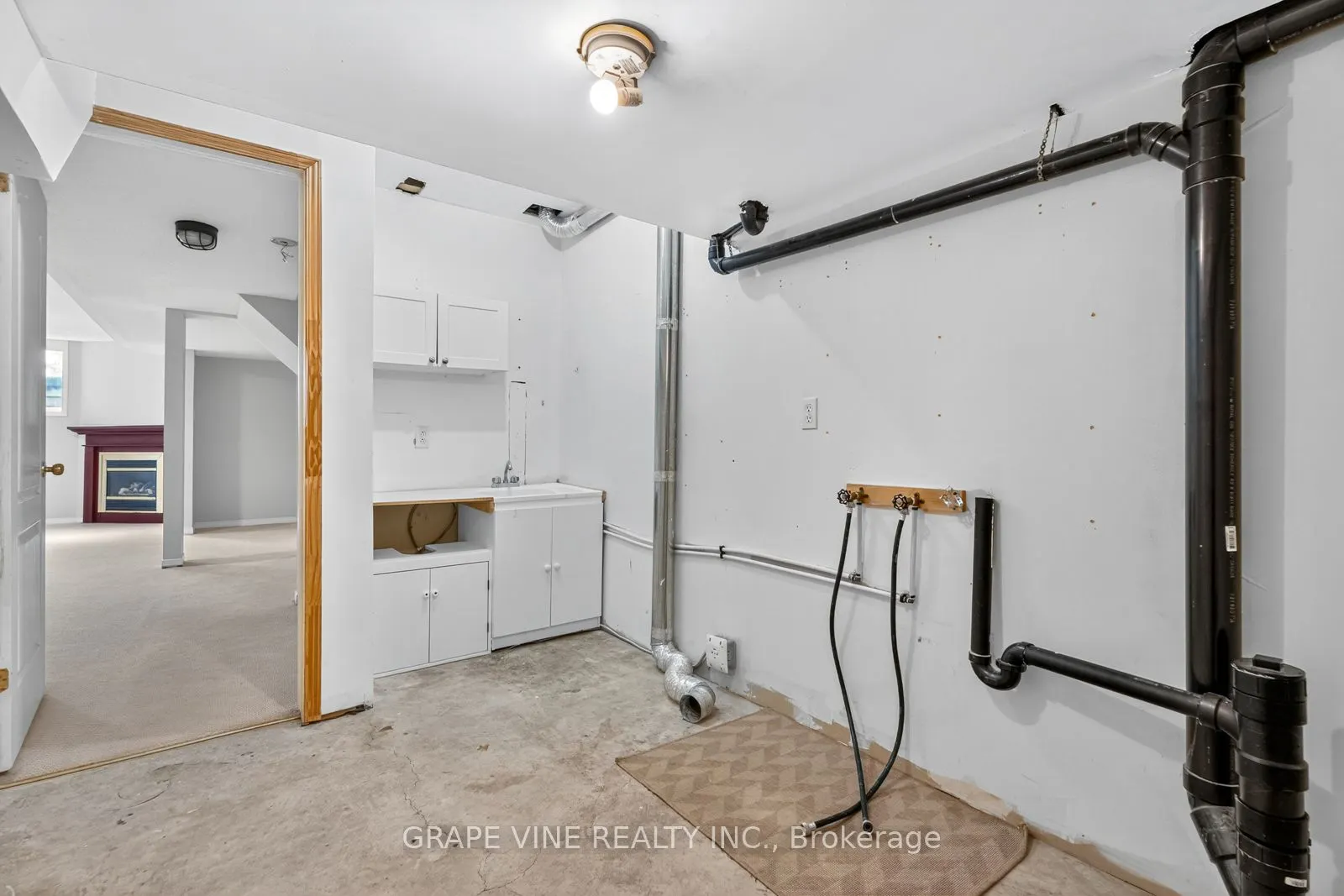 27 Flowertree Crescent