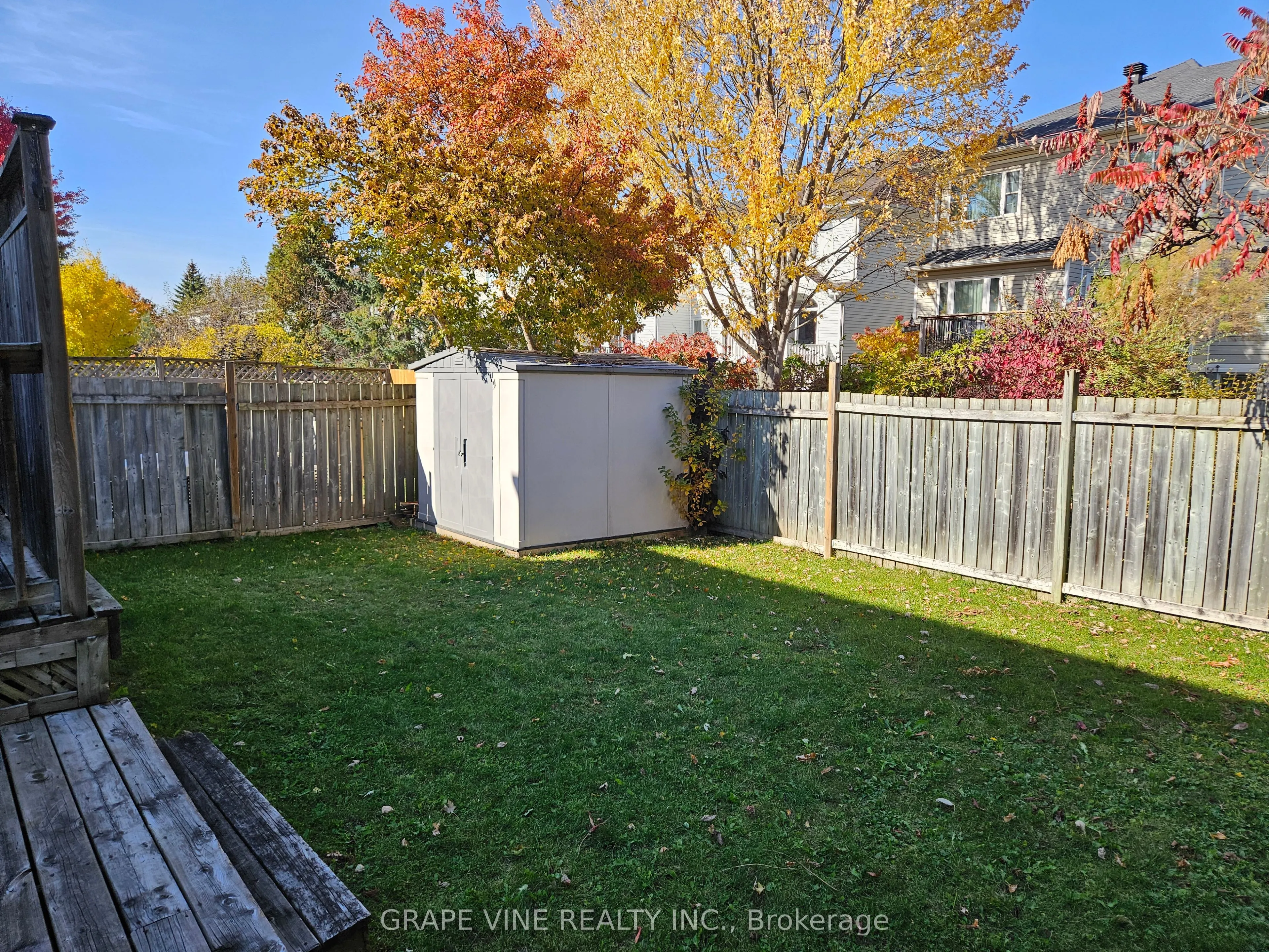27 Flowertree Crescent