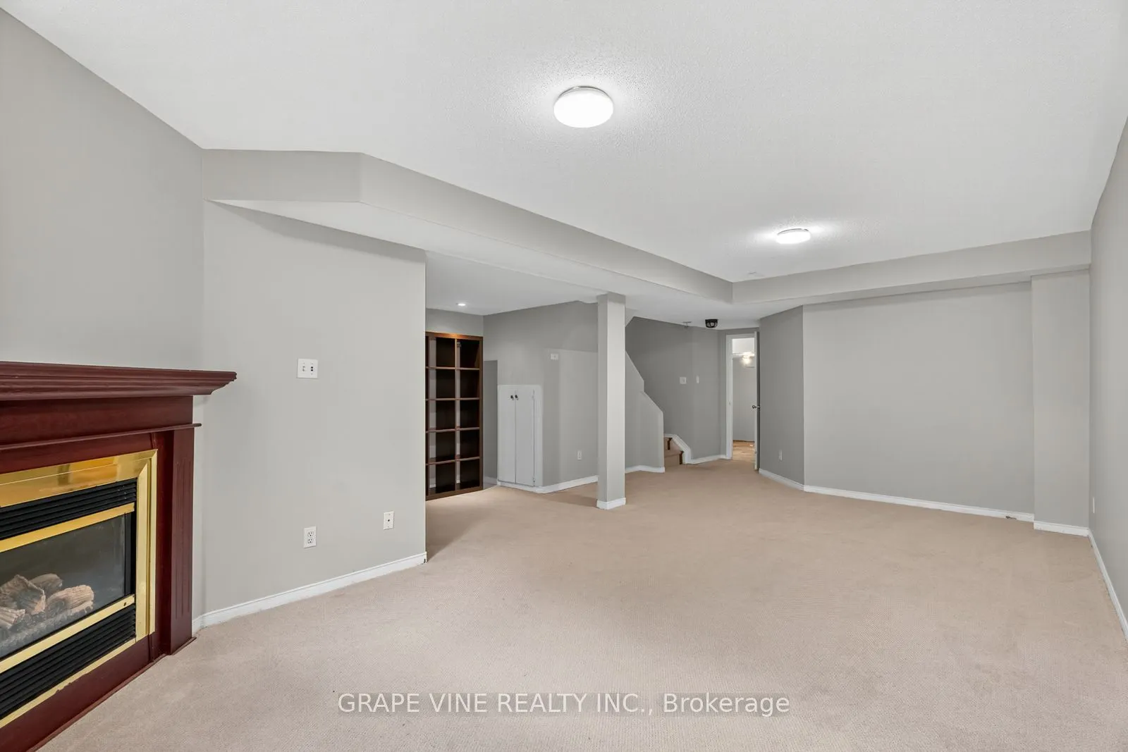 27 Flowertree Crescent